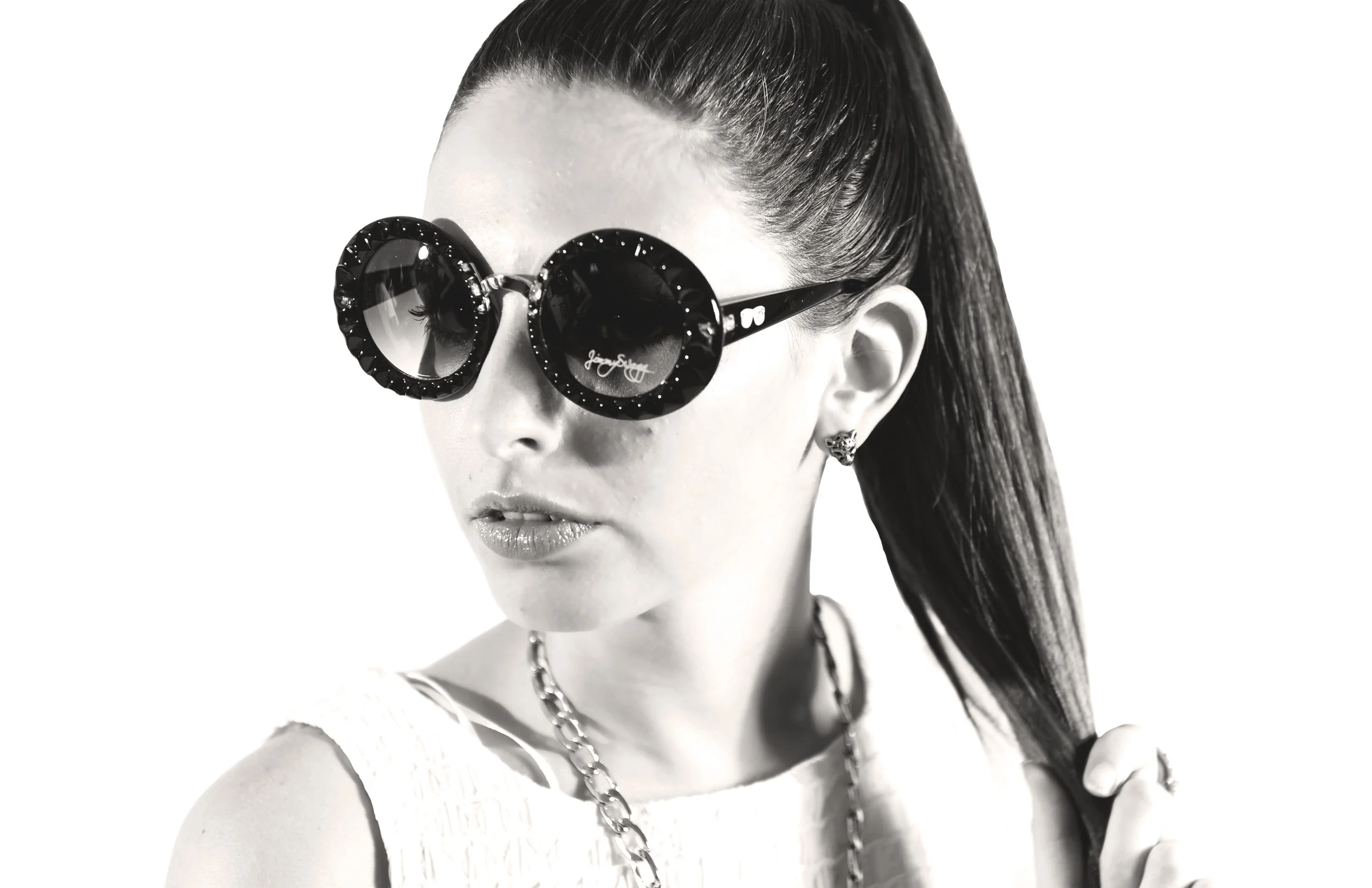 Kelly_uptownbackandwhite.jpg