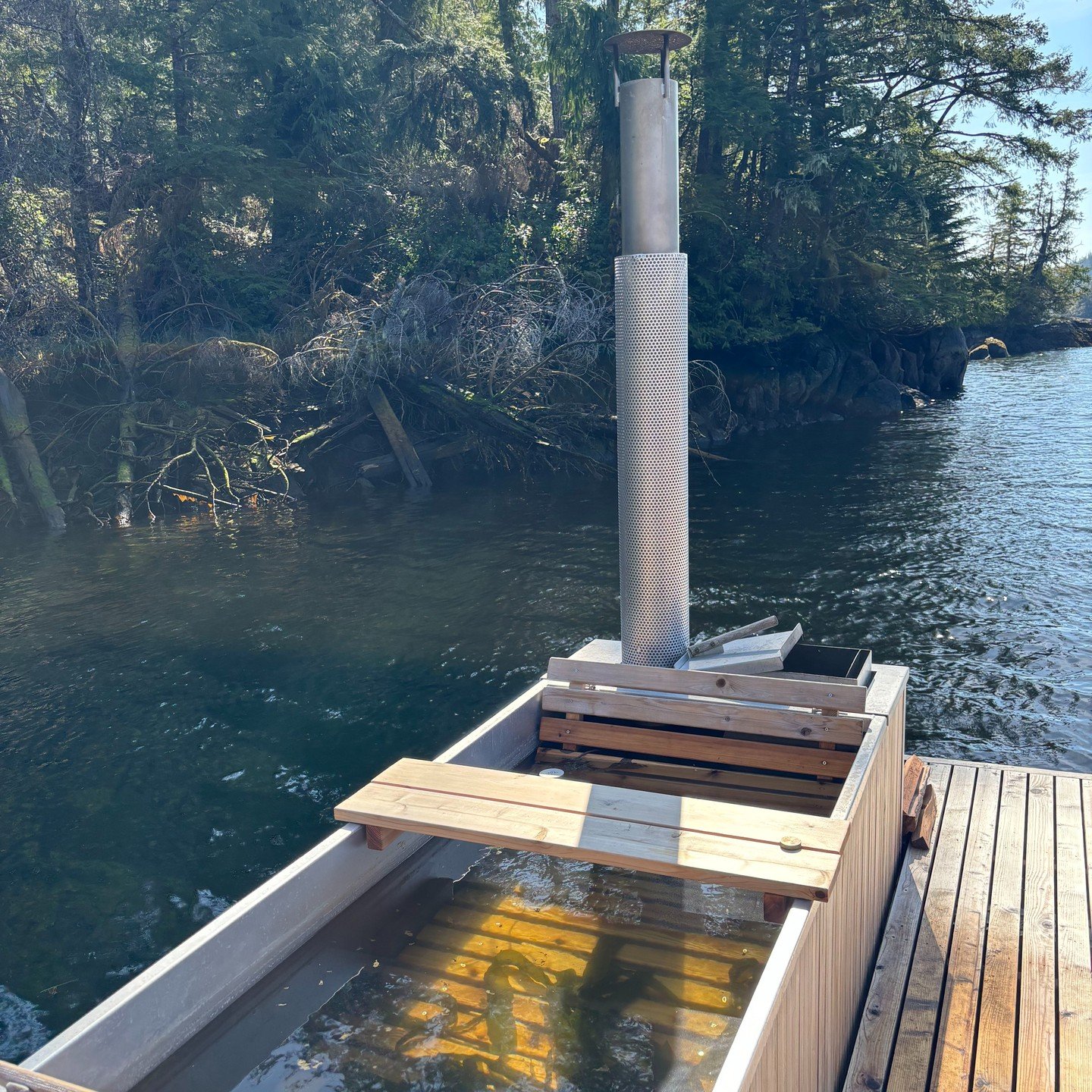 On my recent trip to Tofino, I had a truly transcendent experience @moonjellybathhouse . Hosts Kaeli and Mike have created an immersive and one-of-a-kind healing experience in a magnificently beautiful secluded bay deep within Clayoquot Sound. I spen