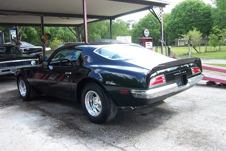 Rear View of 1971 Pontiac.jpg