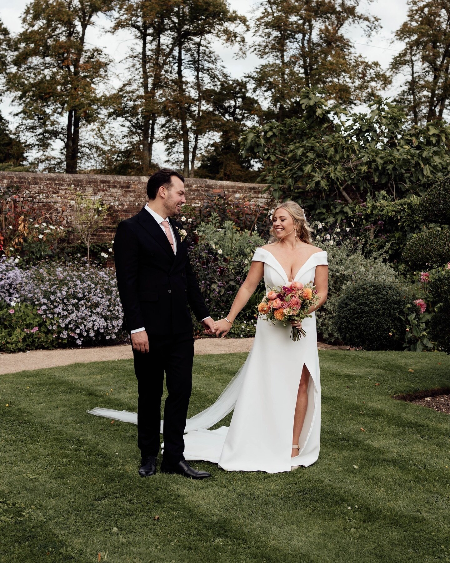 The grounds of Findon Place in late summer are a magical place to be ✨

Emily &amp; Lucas celebrated their wedding on a gorgeous September day, we can&rsquo;t wait for more moments like these this summer. 

#findonplace #westsussexwedding #summerwedd