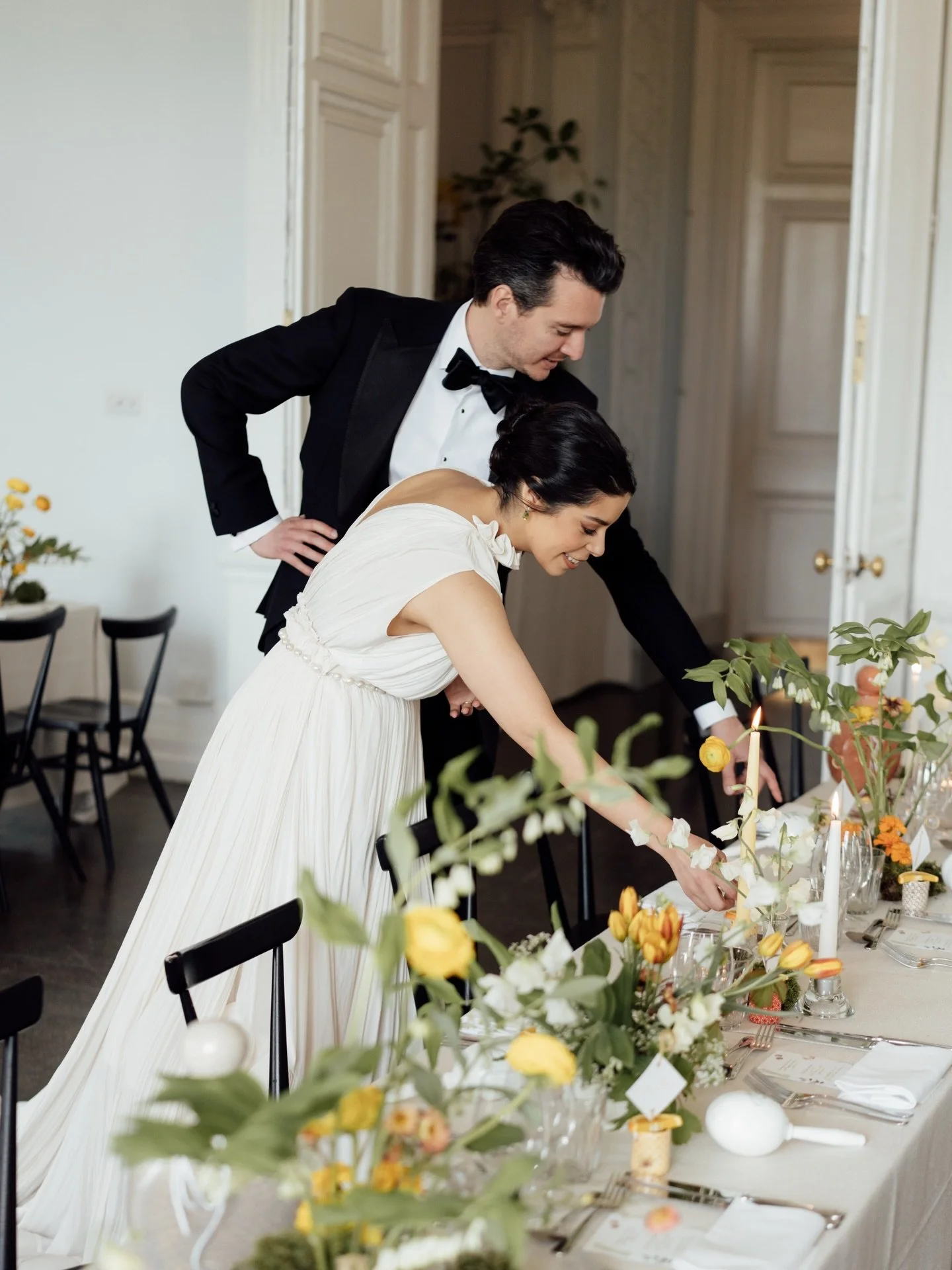 A &amp; L&rsquo;s perfect wedding day at the ICA had the most beautiful Spring tablescape. 

Edited with our &lsquo;Soft&rsquo; editorial preset inside the Union of Two 2.0 Preset Pack for wedding photographers.

#editorialweddingphotography #unionof