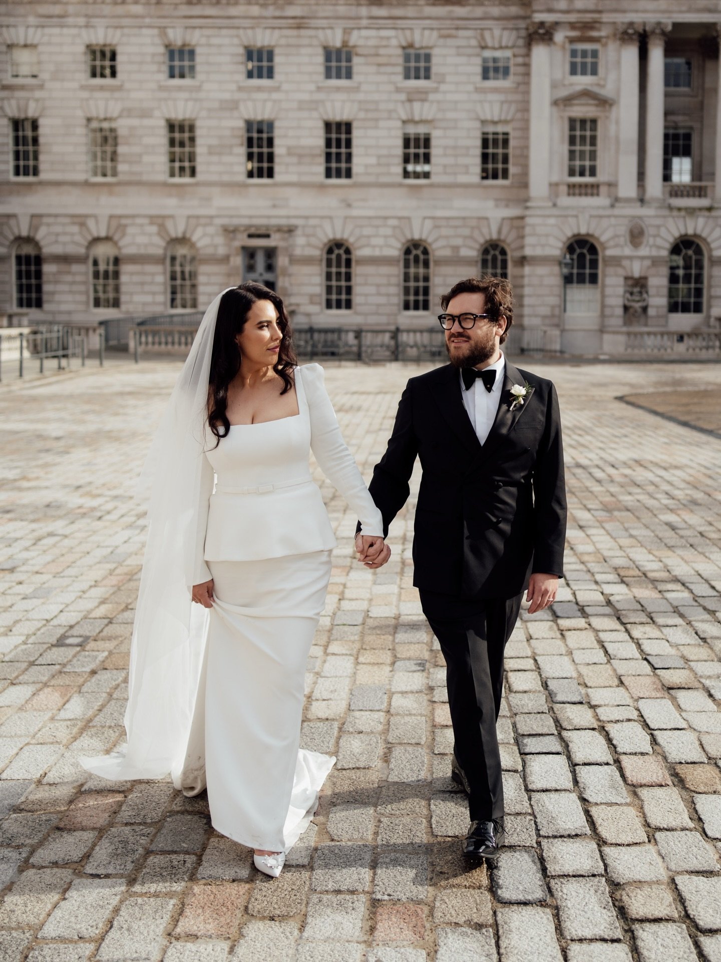 A &amp; B at Somerset House before their beautiful evening reception.

Edited with our &lsquo;Soft&rsquo; editorial preset from the Union of Two 2.0 Preset Pack for wedding photographers.

#unionoftwo #editorialpresets #editorialweddingphotography #w