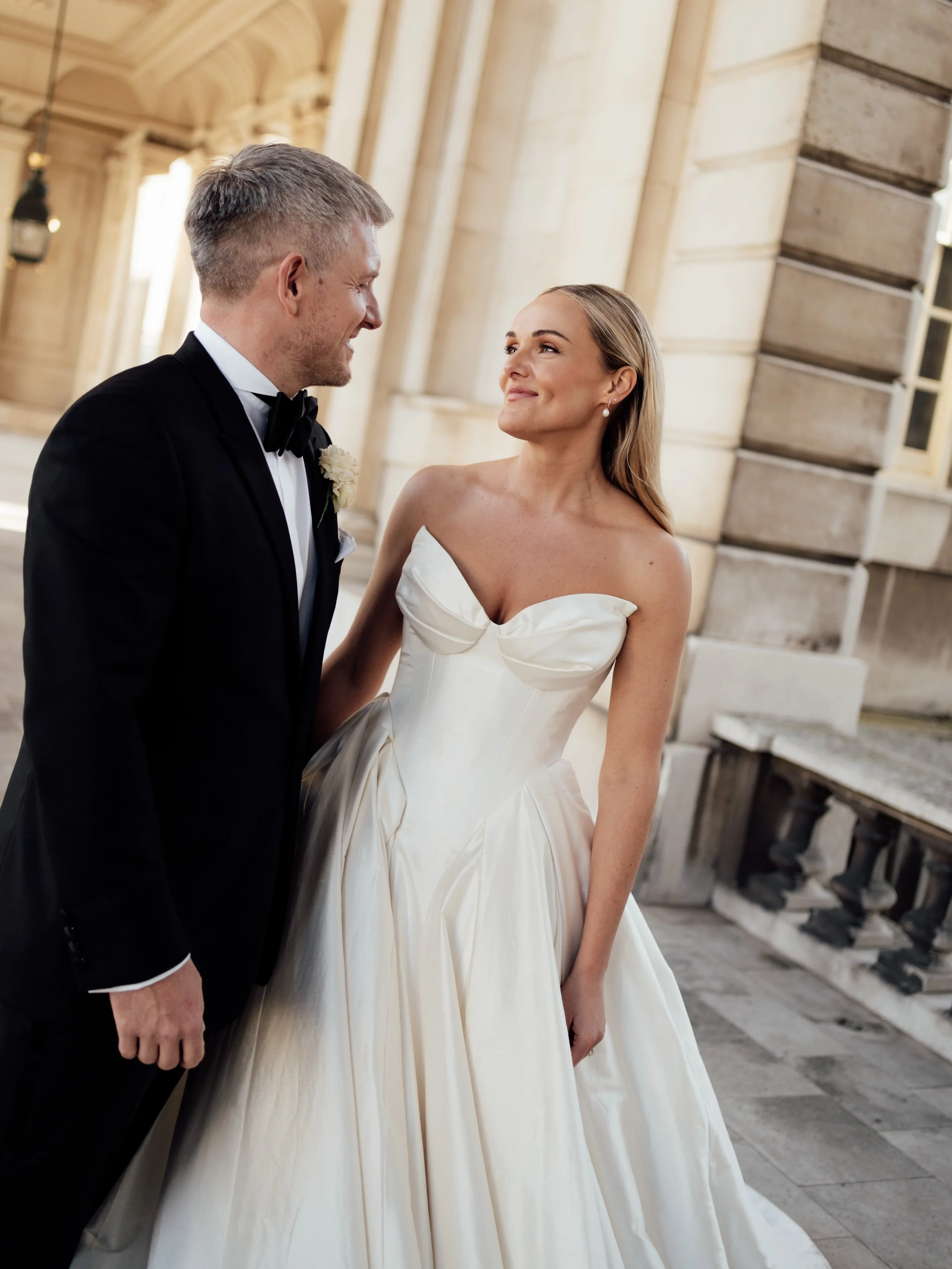 G &amp; A on a perfect Spring day at the Old Royal Naval College in Greenwich. 

Edited with &lsquo;Classic&rsquo; from the Union of Two 2.0 Preset Pack.

#londonwedding #editorialwedding #unionoftwopresets #zachandgrace #editorialweddingphotography