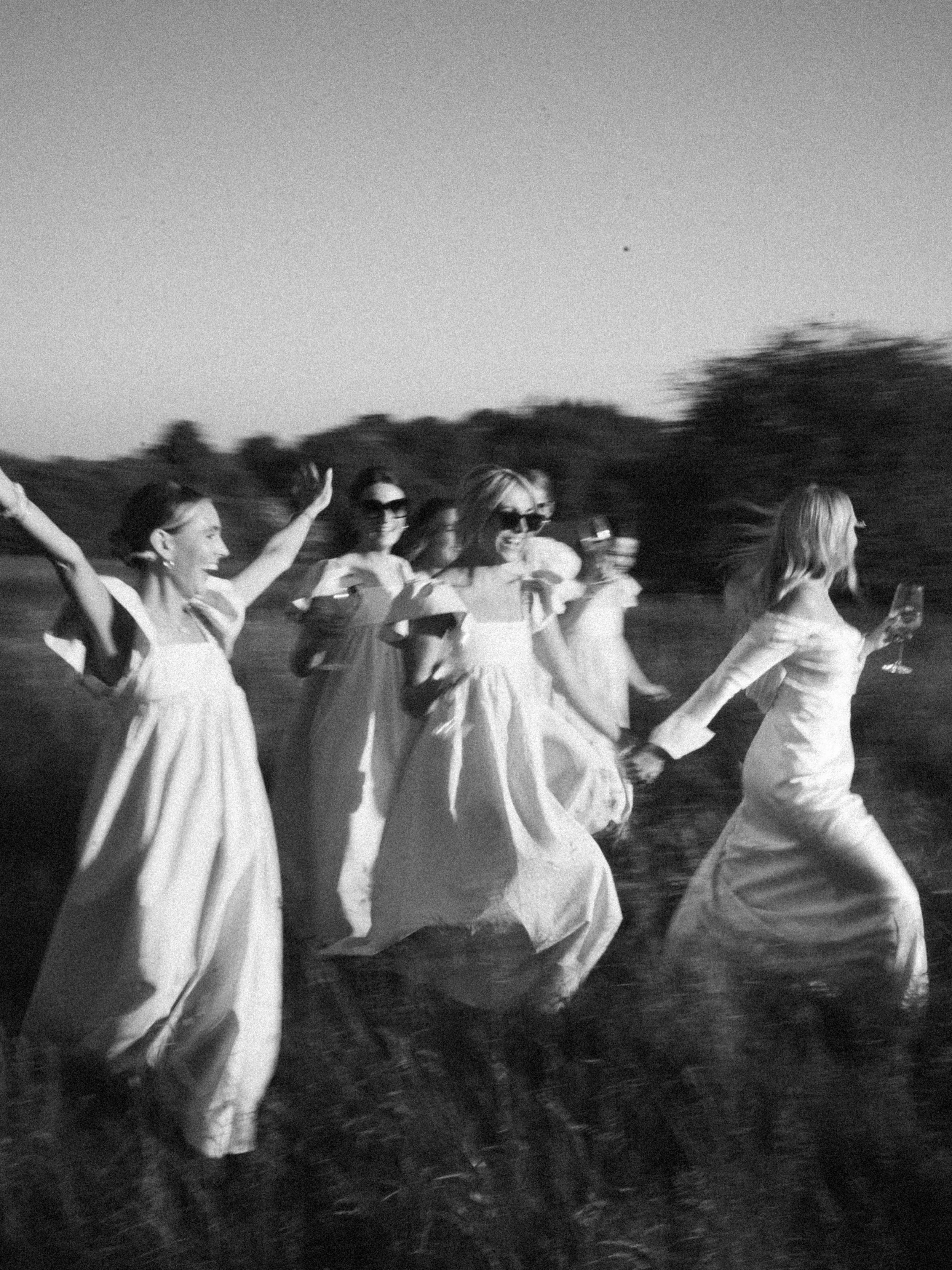 Summer wedding moments at Old Gore Barn.

Edited with &lsquo;Classic B&amp;W&rsquo; from the Feels Like Film Preset Pack for photographers.

#summerwedding #countrysidewedding #feelslikefilm #feelslikefilmpresets #filmpresets