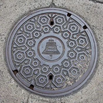 480px-Montreal_Manhole_Cover_Bell.jpg