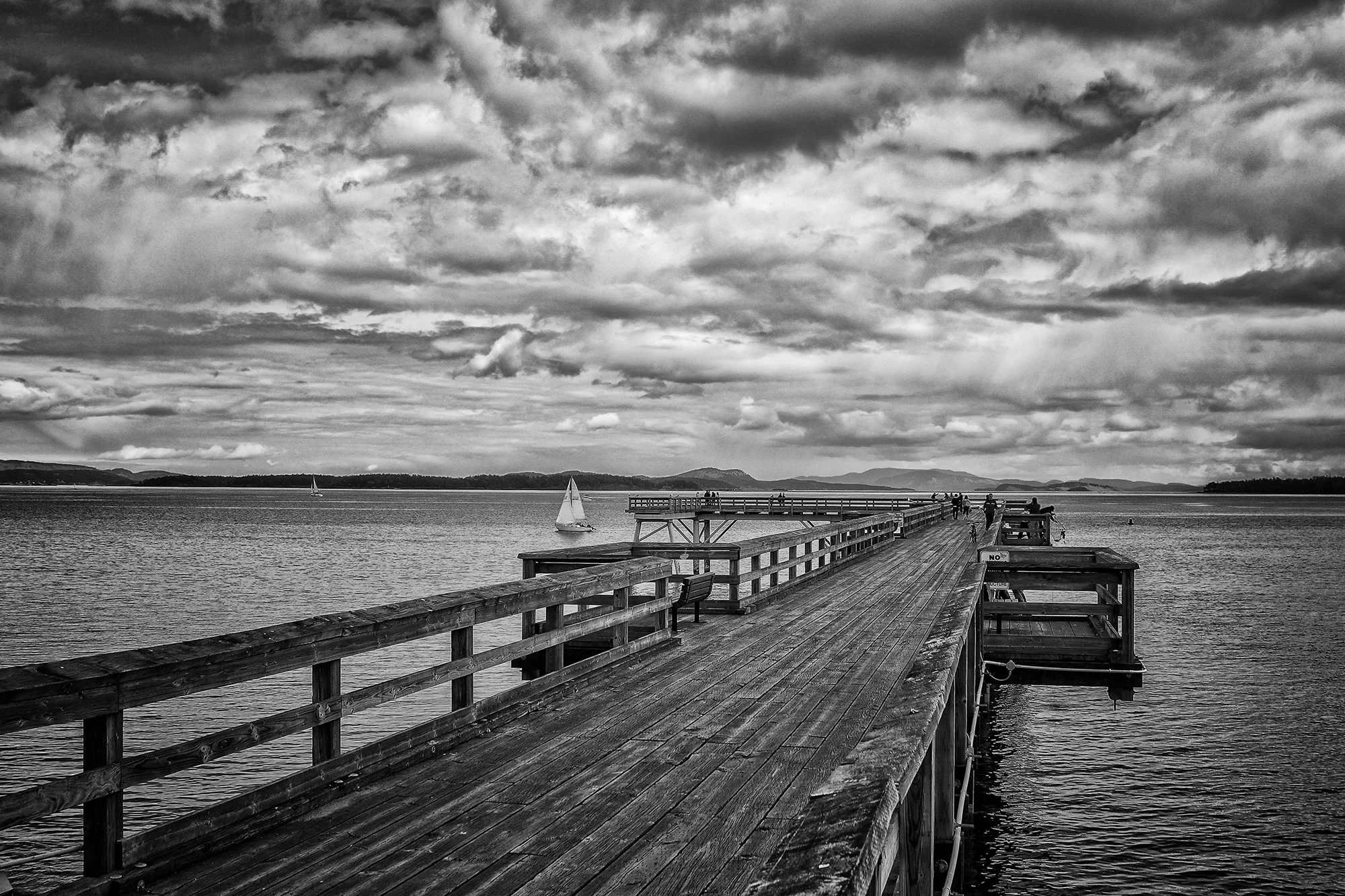 BoardWalk B&W.jpg