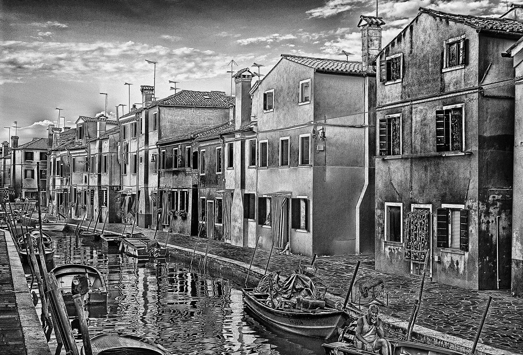 Burano B&W 1small.jpg