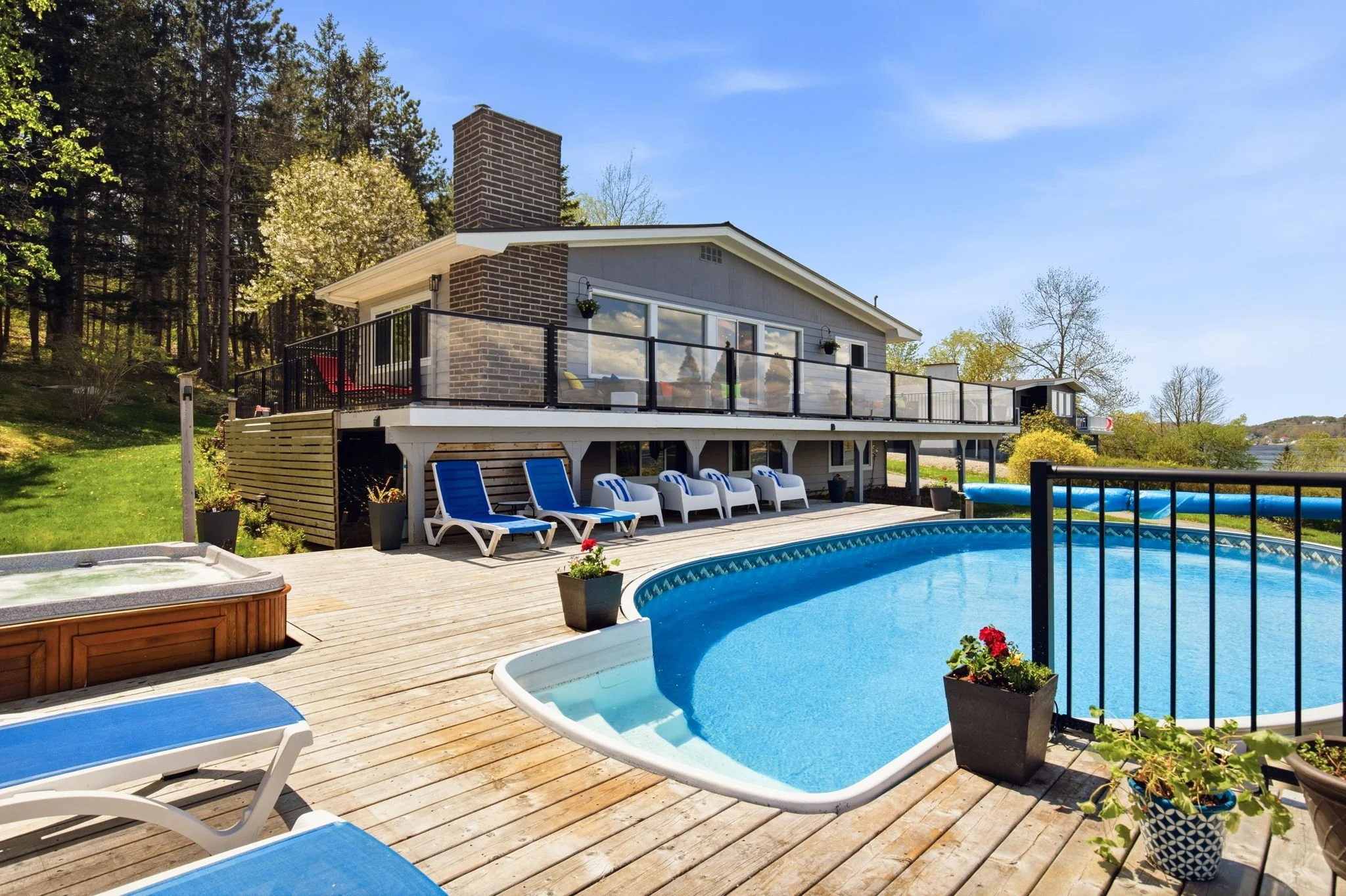 1 Pool house and hot tub.jpg