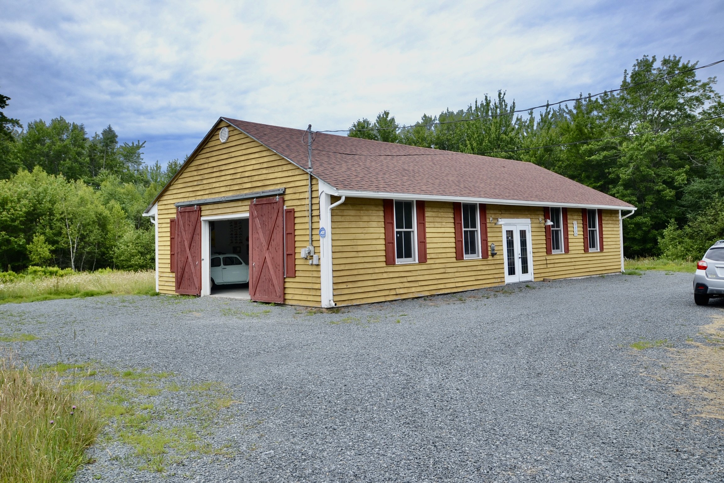Fantastic Commercial Building adjacent to Lunenburg