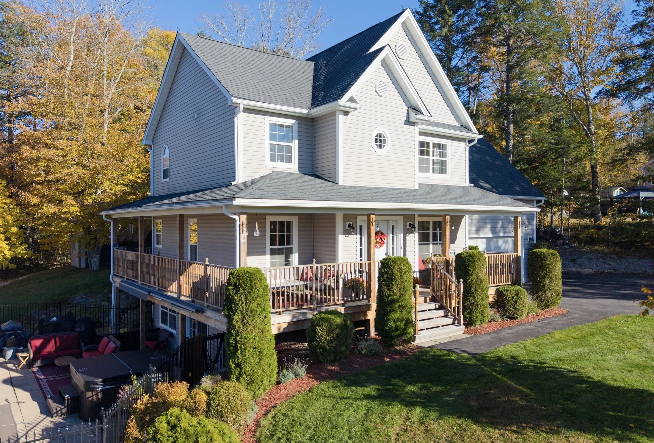 1 Exterior 2.jpg