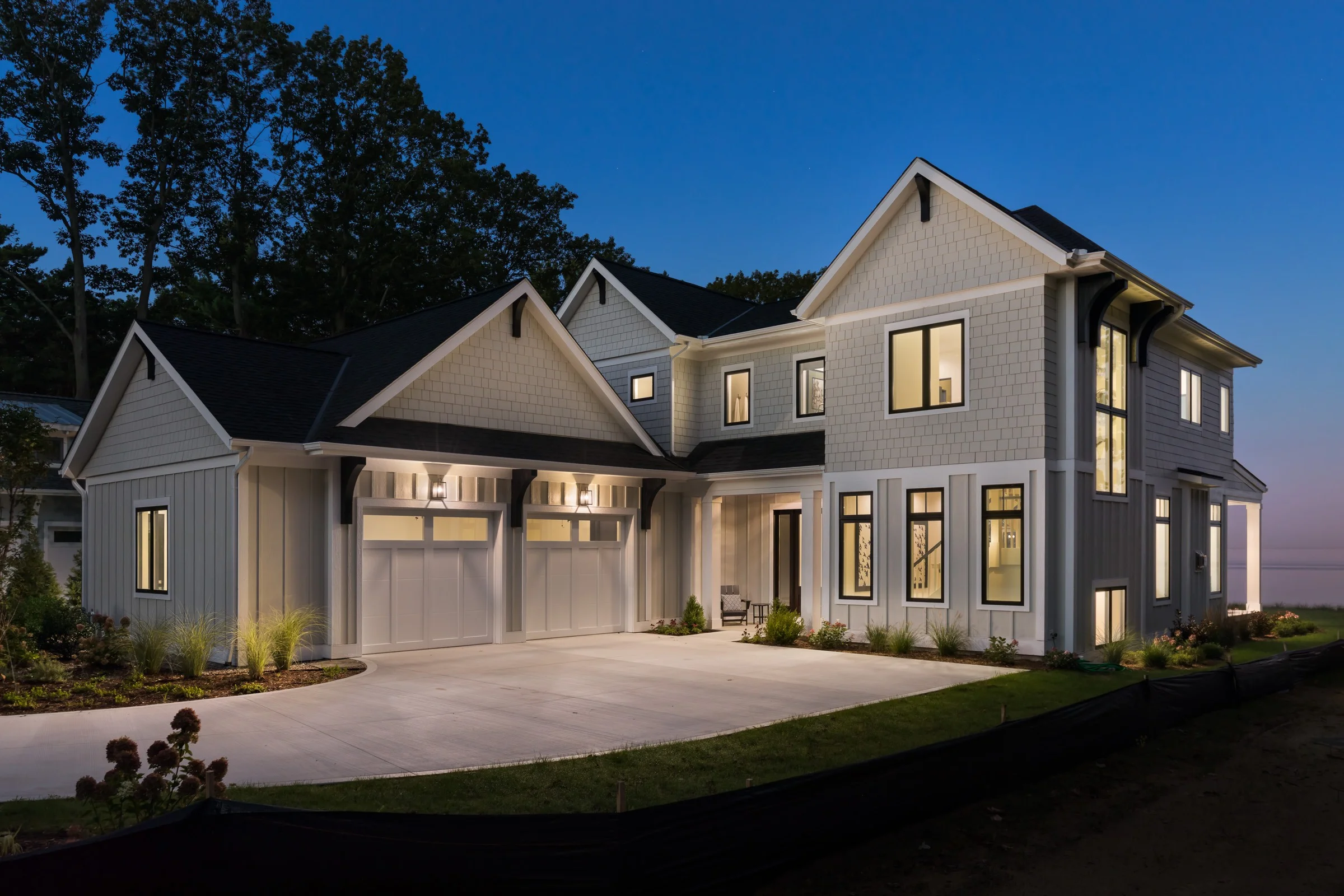 contemporary-lakehouse-01.jpg