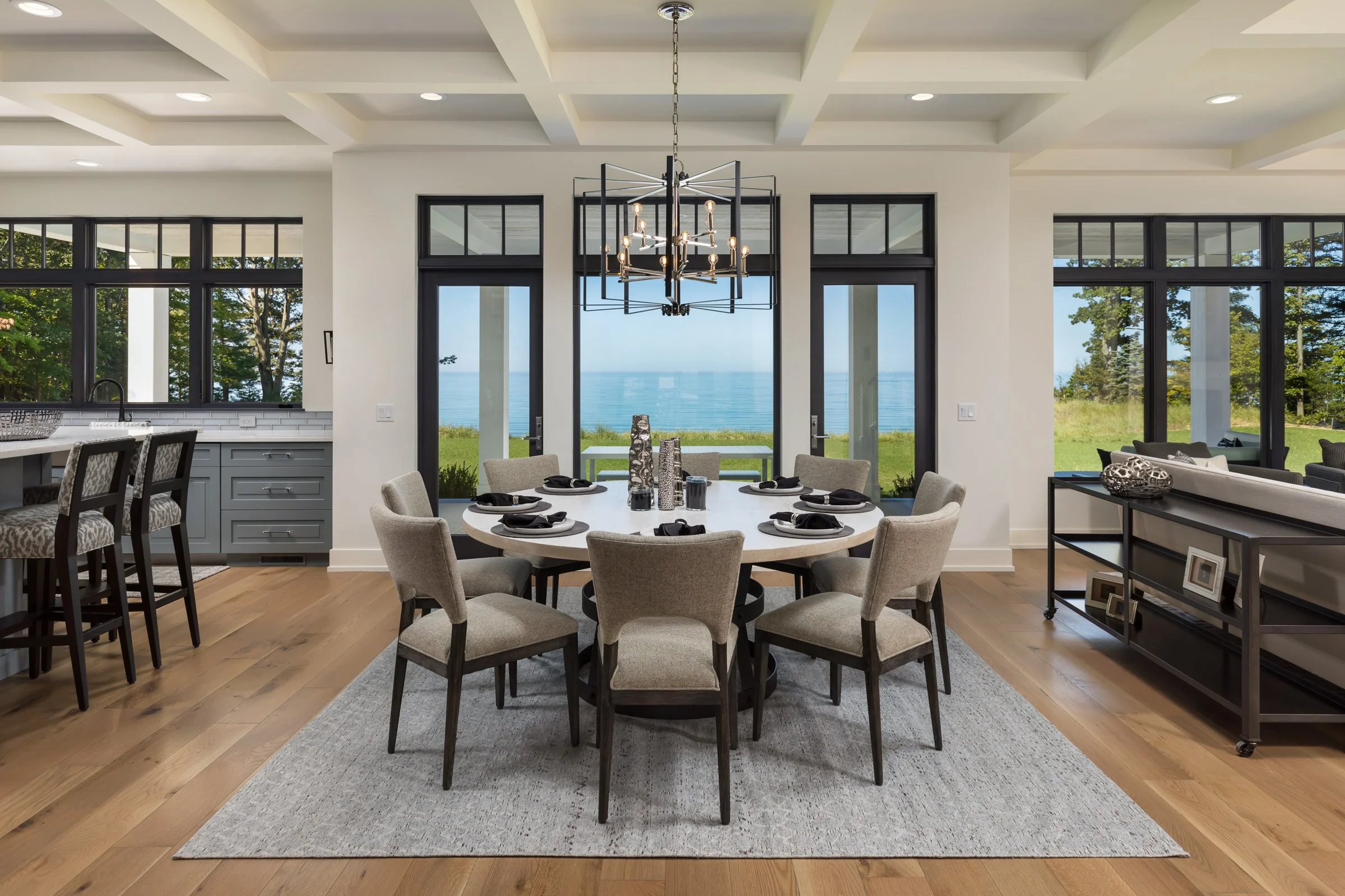 contemporary-lakehouse-03.jpg