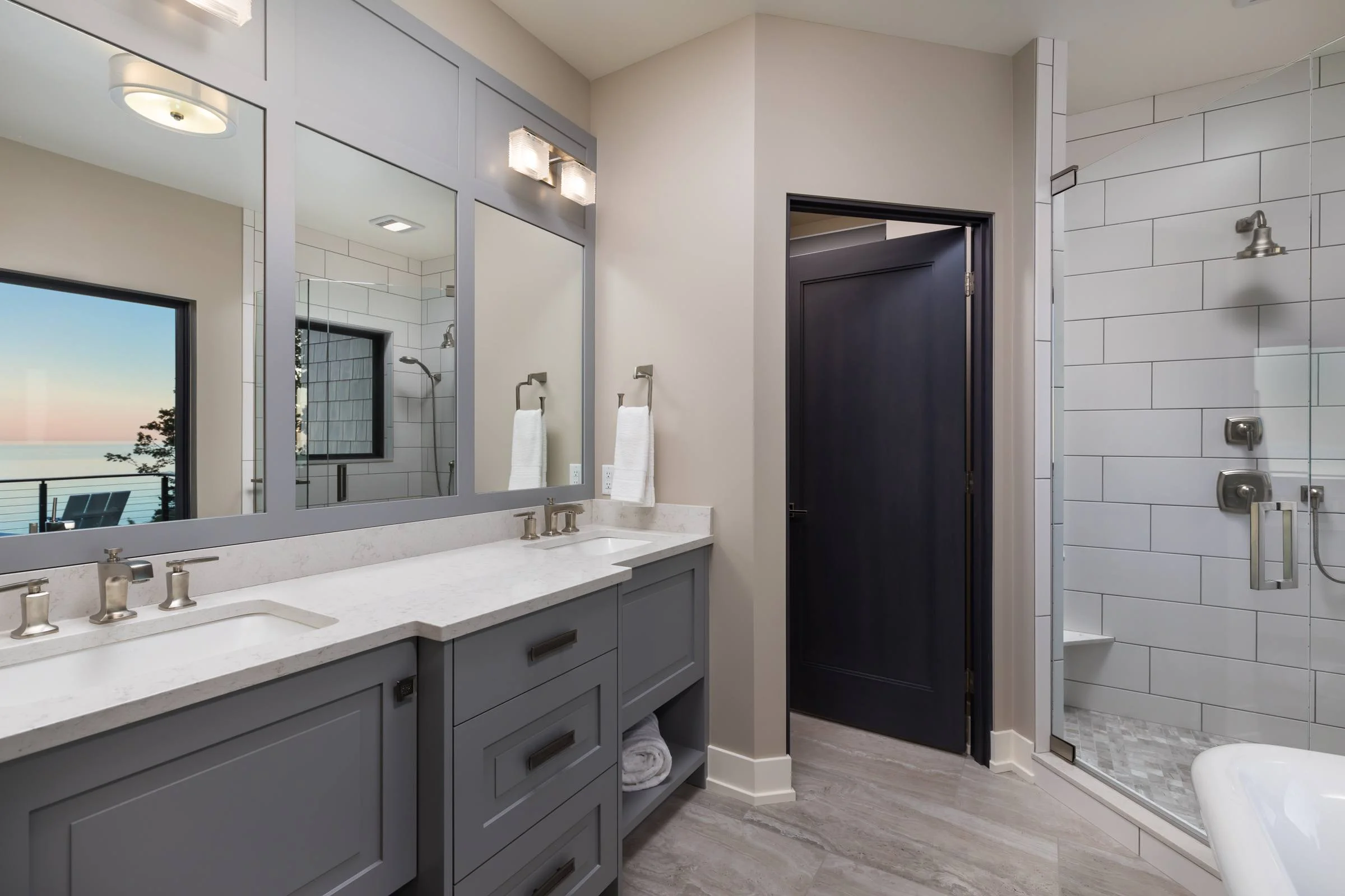 contemporary-lakehouse-09.jpg