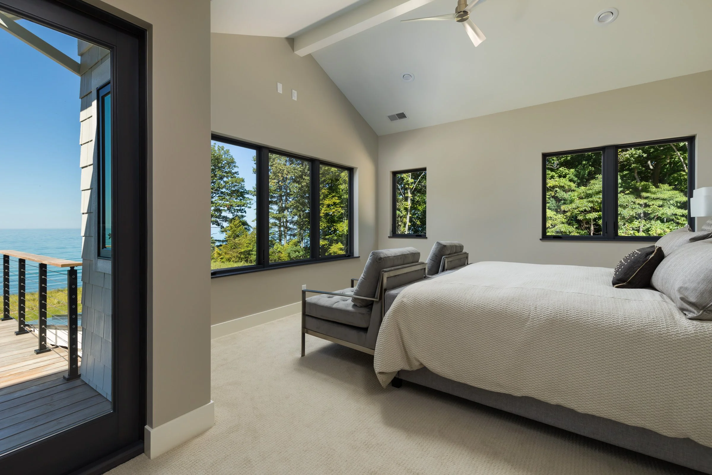 contemporary-lakehouse-08.jpg
