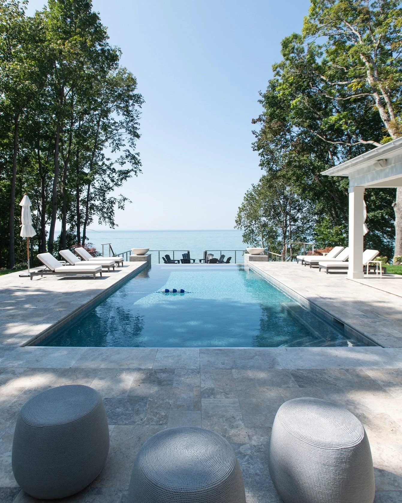 We&rsquo;re holding onto summer just a little longer.

#benchmarkdesignstudio #mikeschaapbuilders #homedesign #luxurylakefrontliving #OutdoorLivingGoals