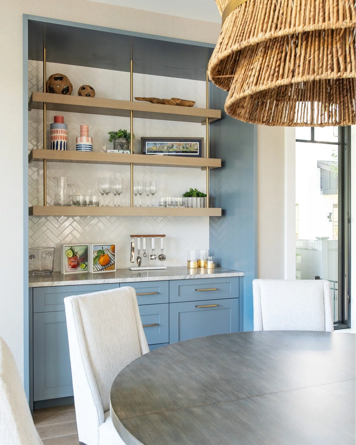 One of our team&rsquo;s all-time favorites, #msbriverhaus 

#benchmarkdesignstudio #mikeschaapbuilders #interiordesign #michiganhomes #homedesigninspo #DiningGoals