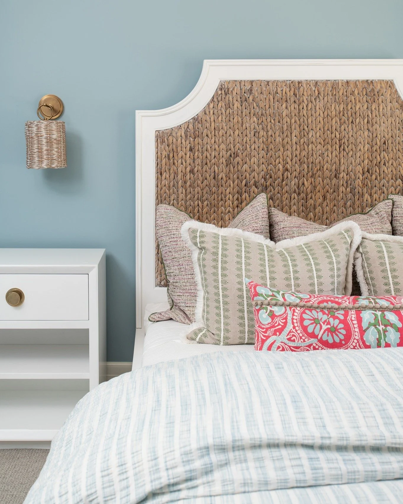 Bright, bold, and full of imagination!

This colorful kids&rsquo; room is designed to inspire creativity, spark joy, and grow with your little ones.

#benchmarkdesignstudio #mikeschaapbuilders #kidsbedroomdesign #interiordesignmichigan #colorfulbedro