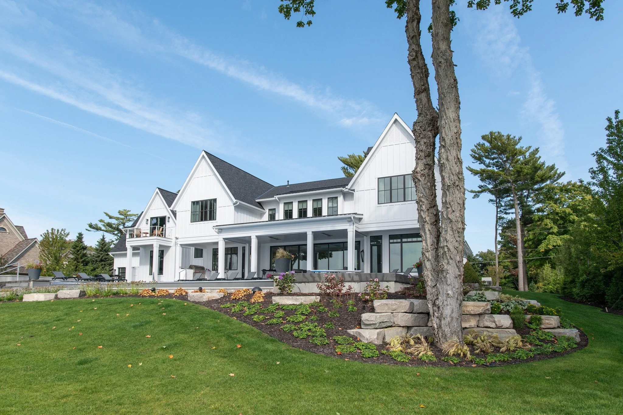 Designed for living, made for gathering. 

#benchmarkdesignstudio #mikeschaapbuilders #HomeDesignInspo #lakemichiganliving #lakehomeliving