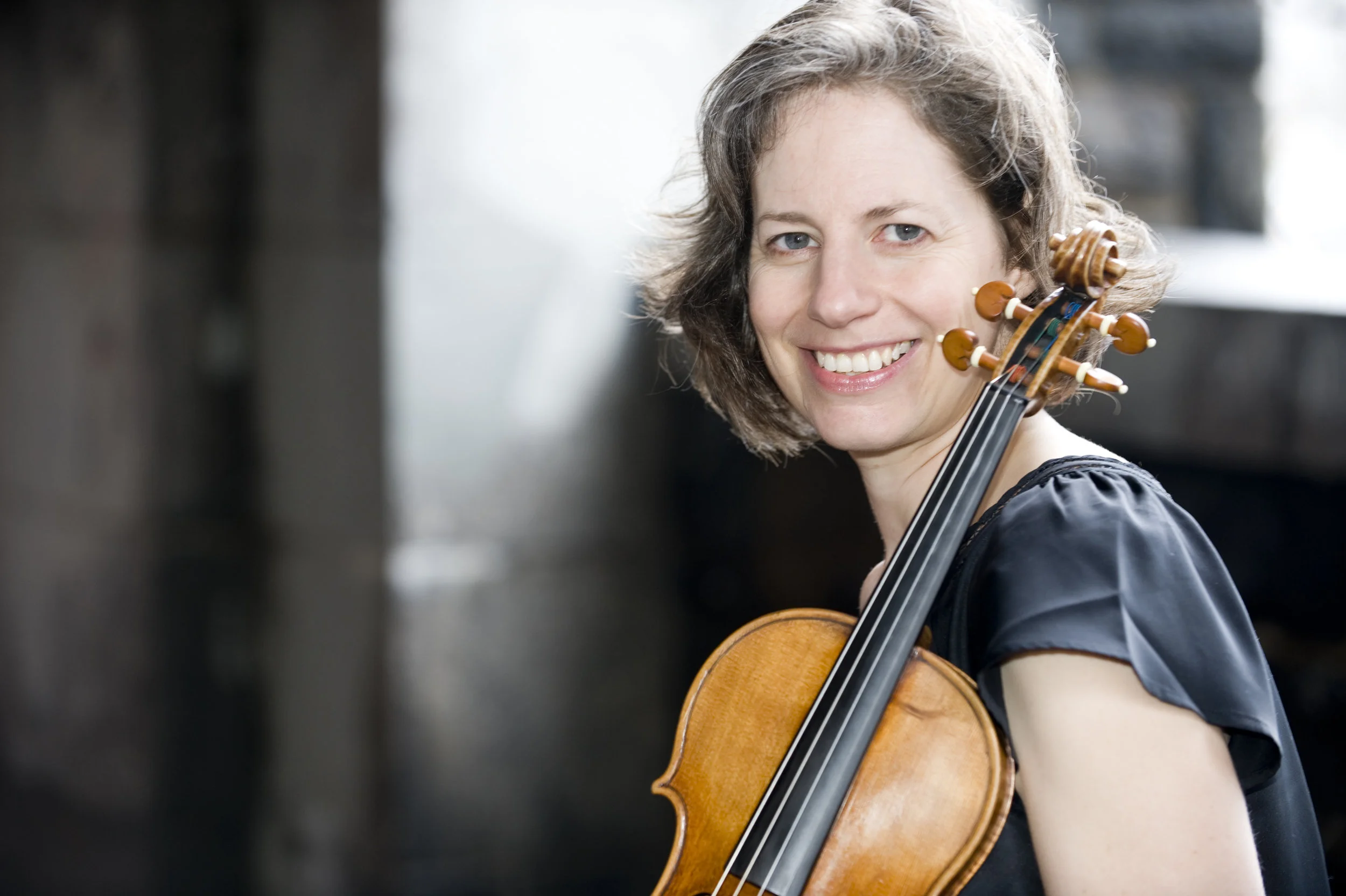 Andrea Schultz, violin
