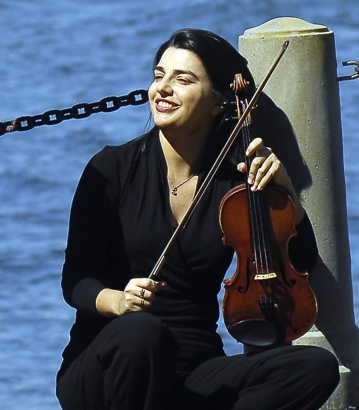 Milene Rossato Moreira, violin