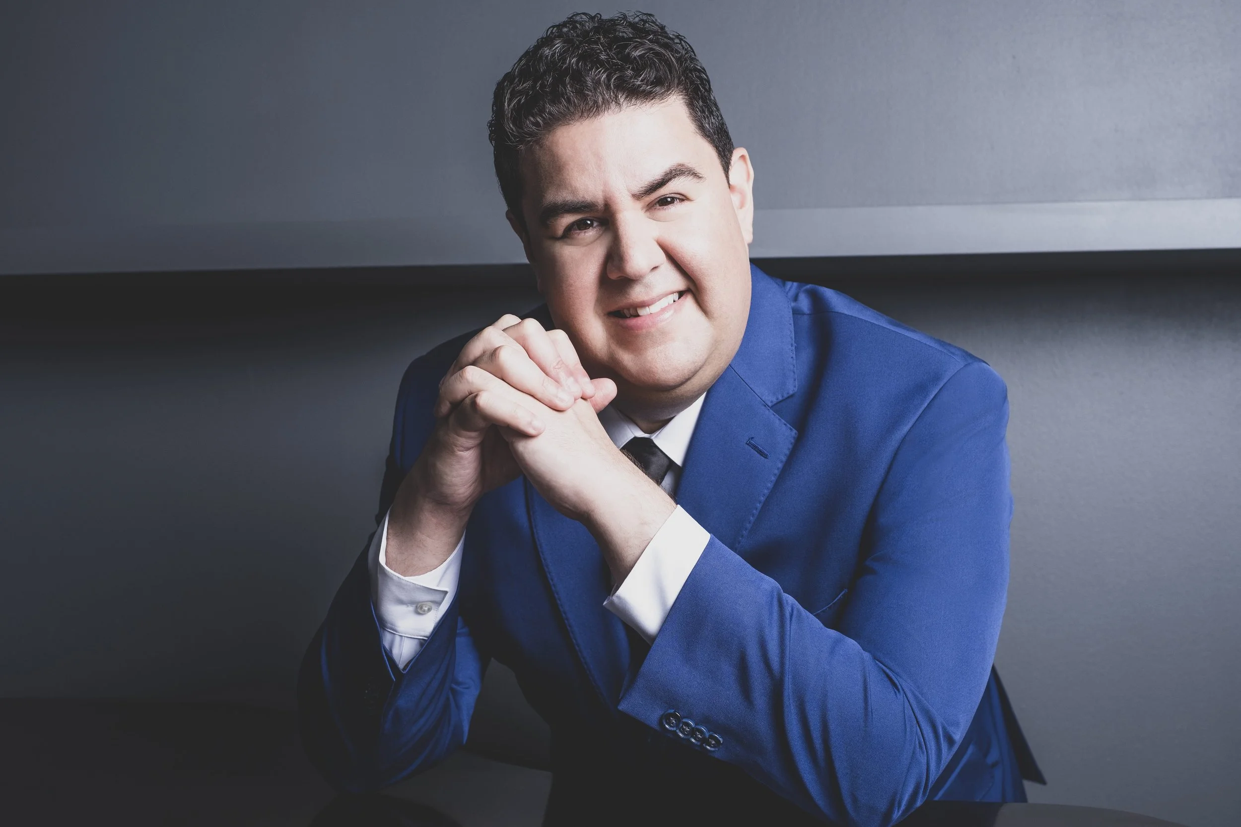 Tito Muñoz Headshot
