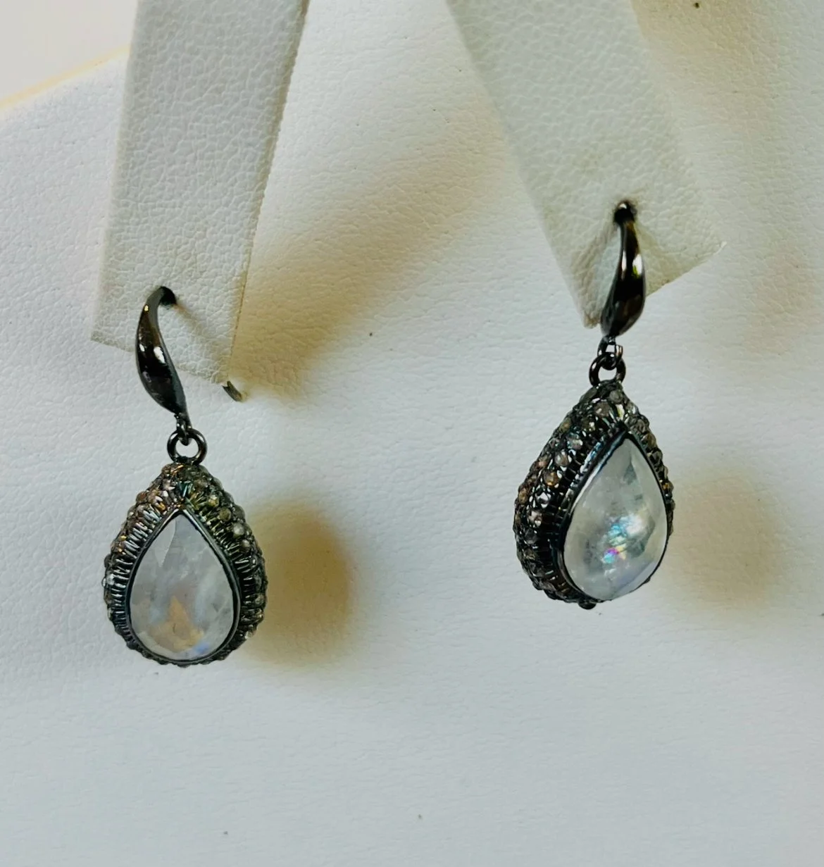 Teardrop moonstone