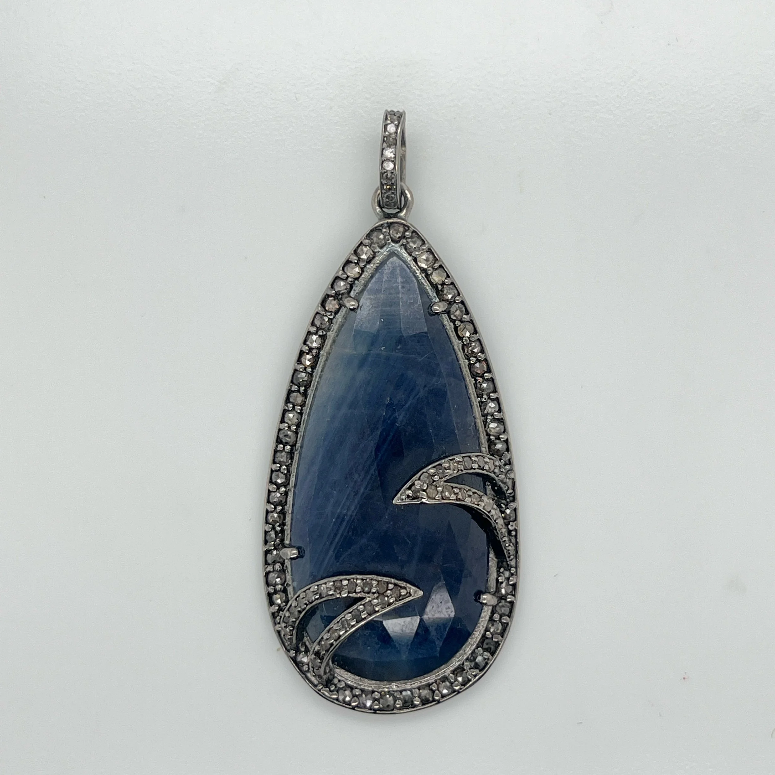 Teardrop sapphire