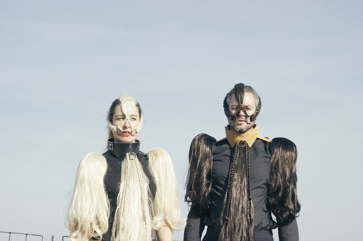 " Be Loved " is a project that seeks the boundaries of love, the borders of attraction.