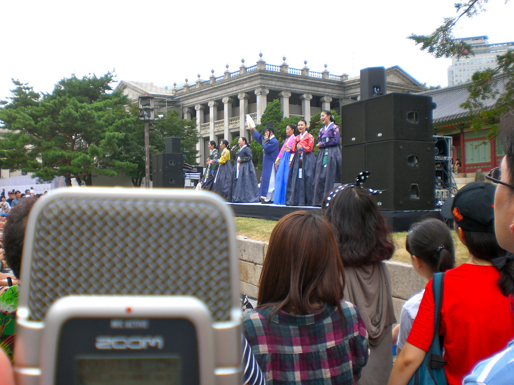 The S Bojagi is a personal interpretation of this Korean tradition.
