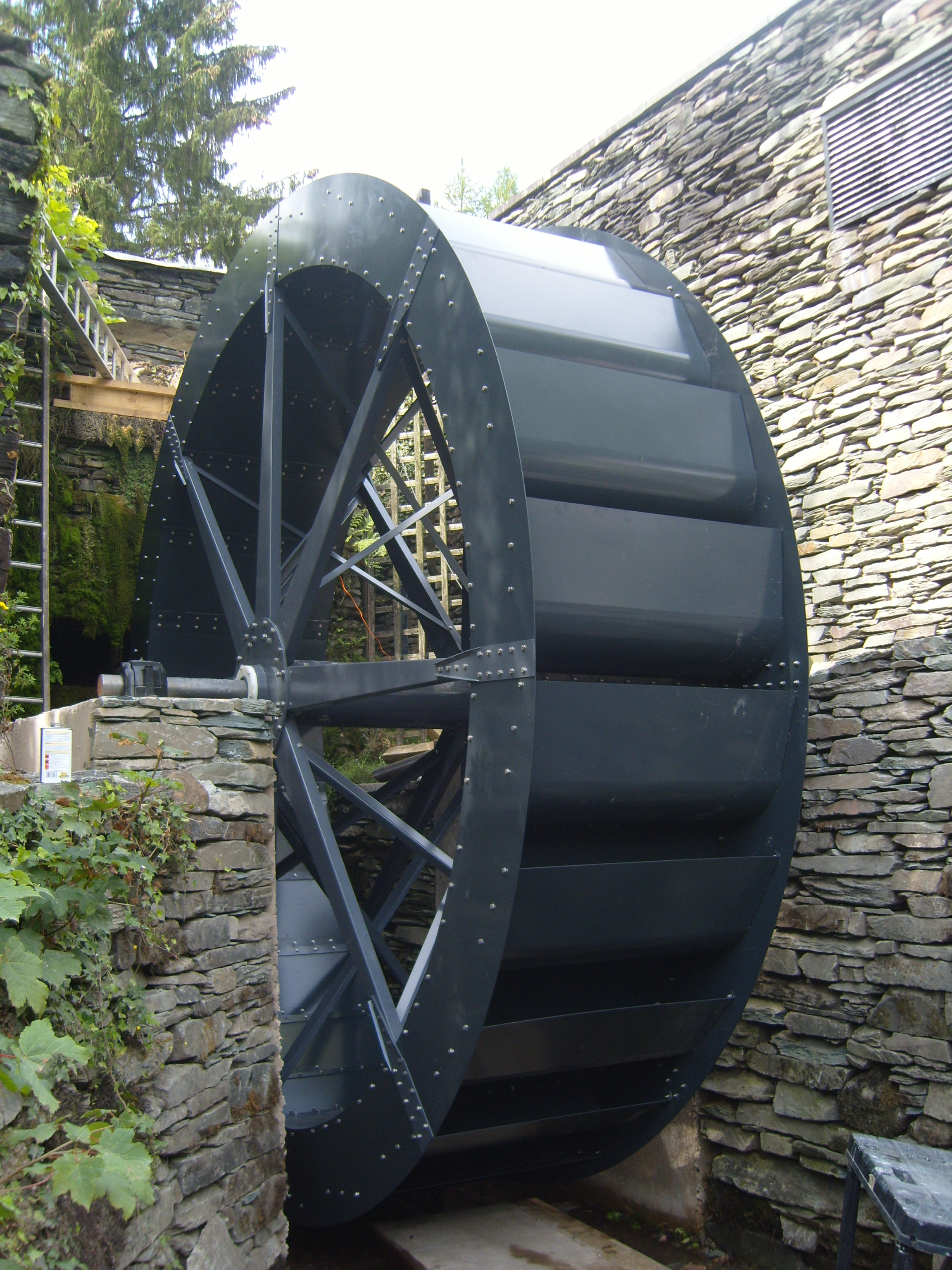  The waterwheel is 4 metres in diameter 