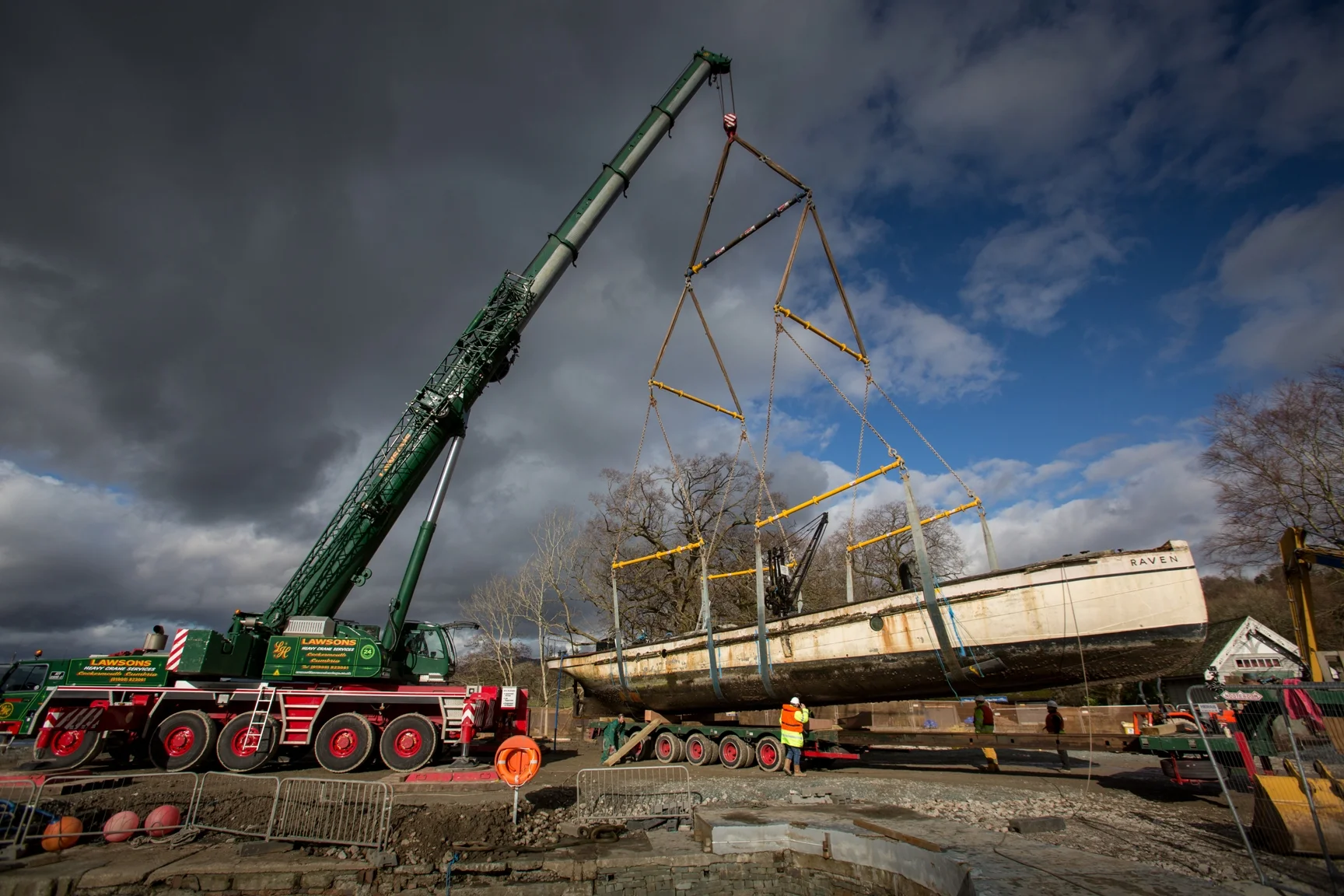 Lowering Raven onto the trailer. Image: Lakeland Arts