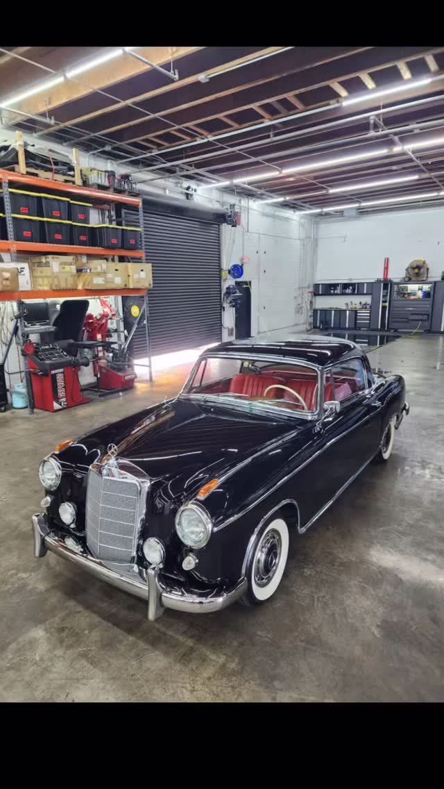 This is your reminder to get your detail and 1-step paint correction from @edendetailing.byzacbarter #cardetailing #tucsoncardetailing #detailing #autodetail #mercedes #tucsonmercedes