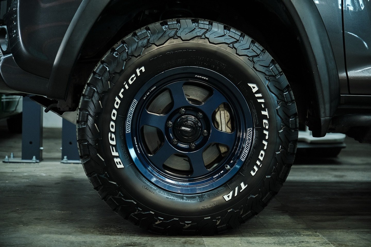 What doesn't the TE37 look good on? #fitmentfriday #EDENcustoms
Wheel specs: VOLK RACING TE37XT M-SPEC WHEELS - MAG BLUE - 17x8.5 / 6x139 / -10 wrapped in K02 285/70/17