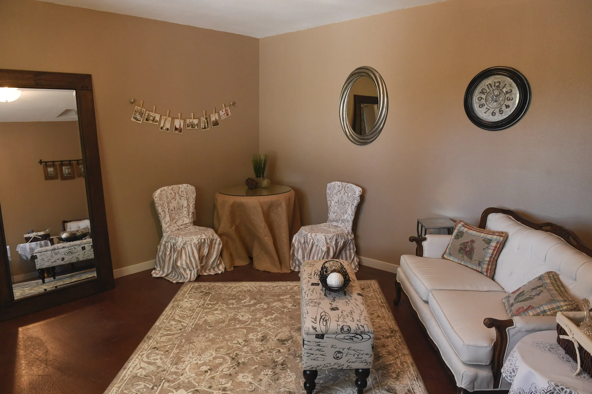 Bride/Groom lounge area: The Highlands Estate