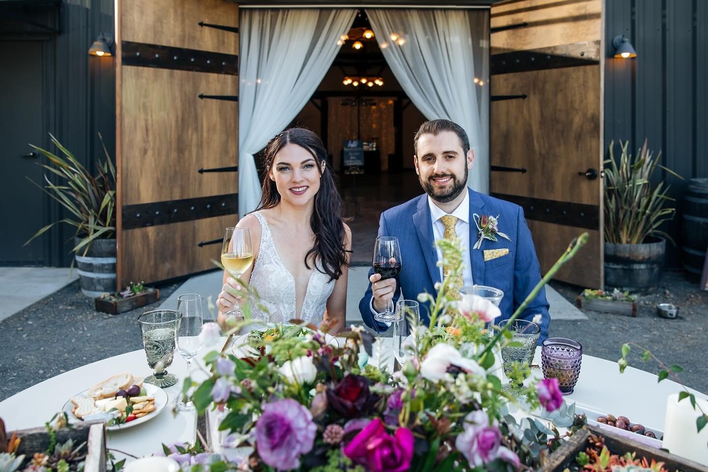 We hope you are having a beautiful feast like this one today by @preferredsonomacaterers on your 5th Anniversary. Cheers to you 🥂
Photos by Hok Leung

#thehighlandsestate
#destinationwedding #sonomawedding #napawedding #winecountrywedding #bayareawe