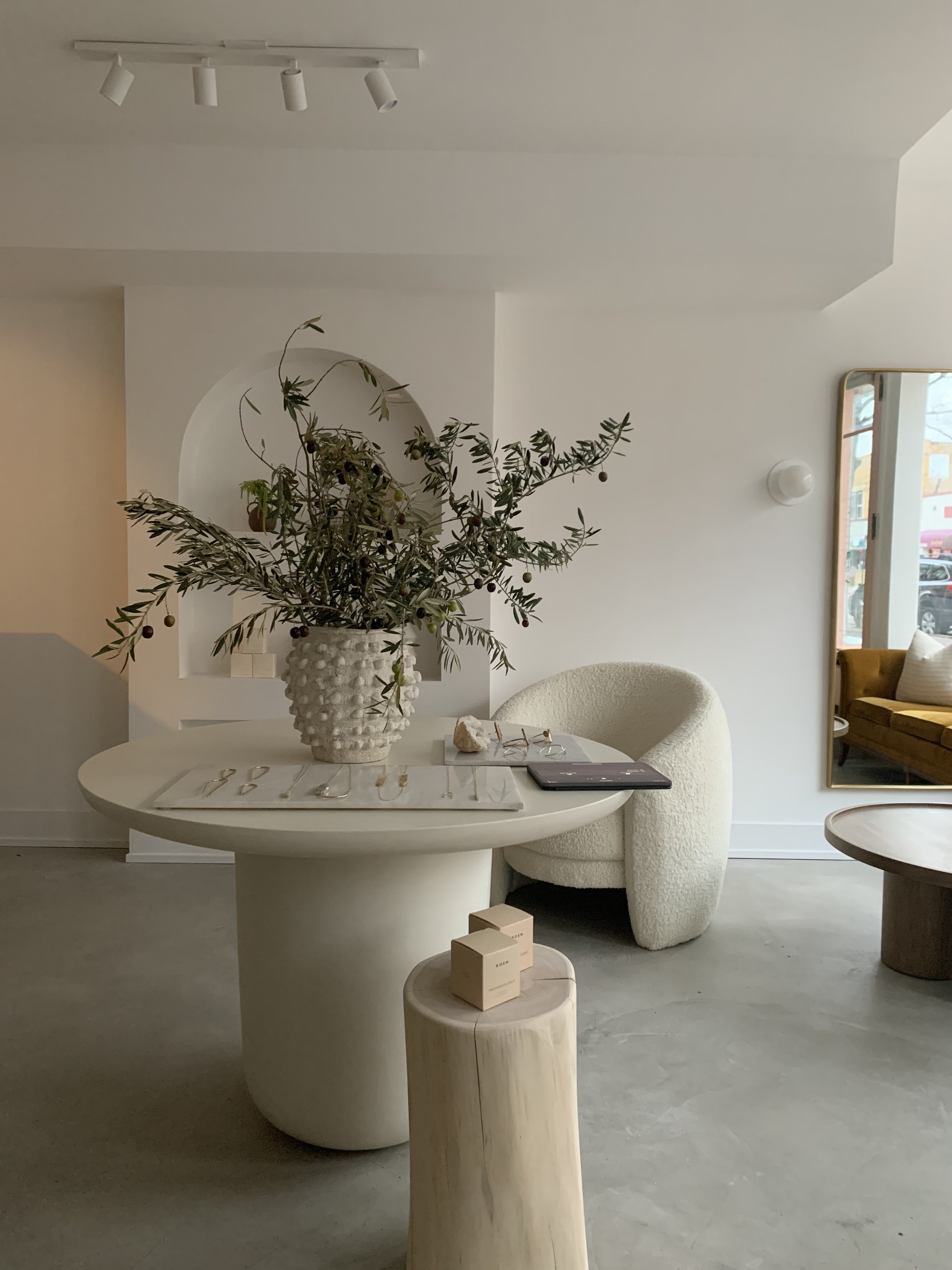  Floral Styling for Mineralogy   Interior Design and Image: Solstice Interiors 
