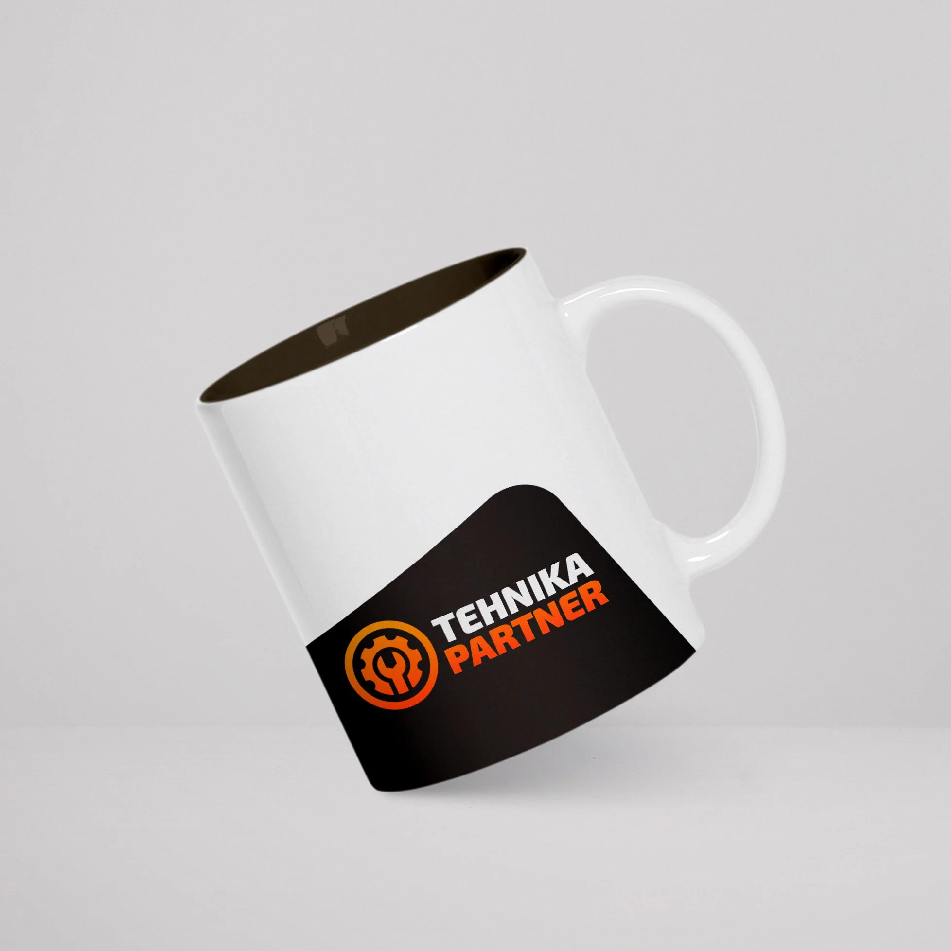 Tehnikapartner_Mug-MockUp_1-2.jpg