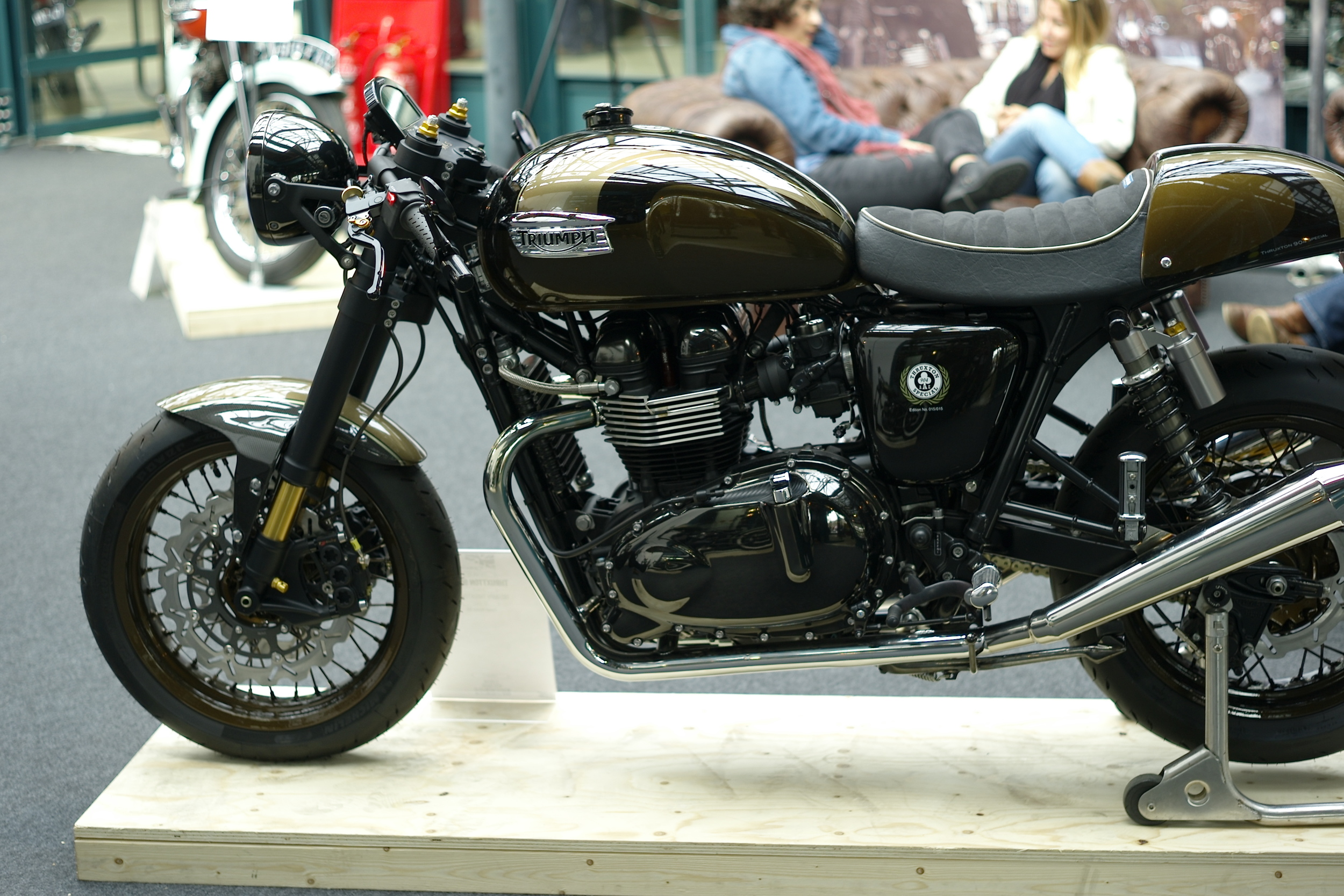 Casual Snob Triumph Thruxton 904ss