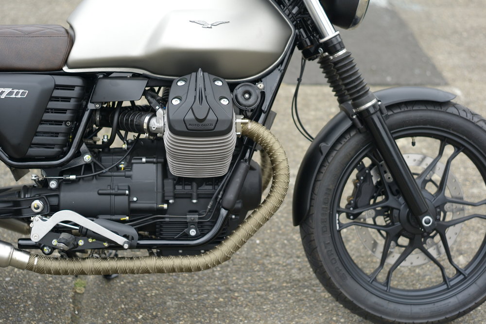 Casual snob -  Moto Guzzi V7 II d4.JPG