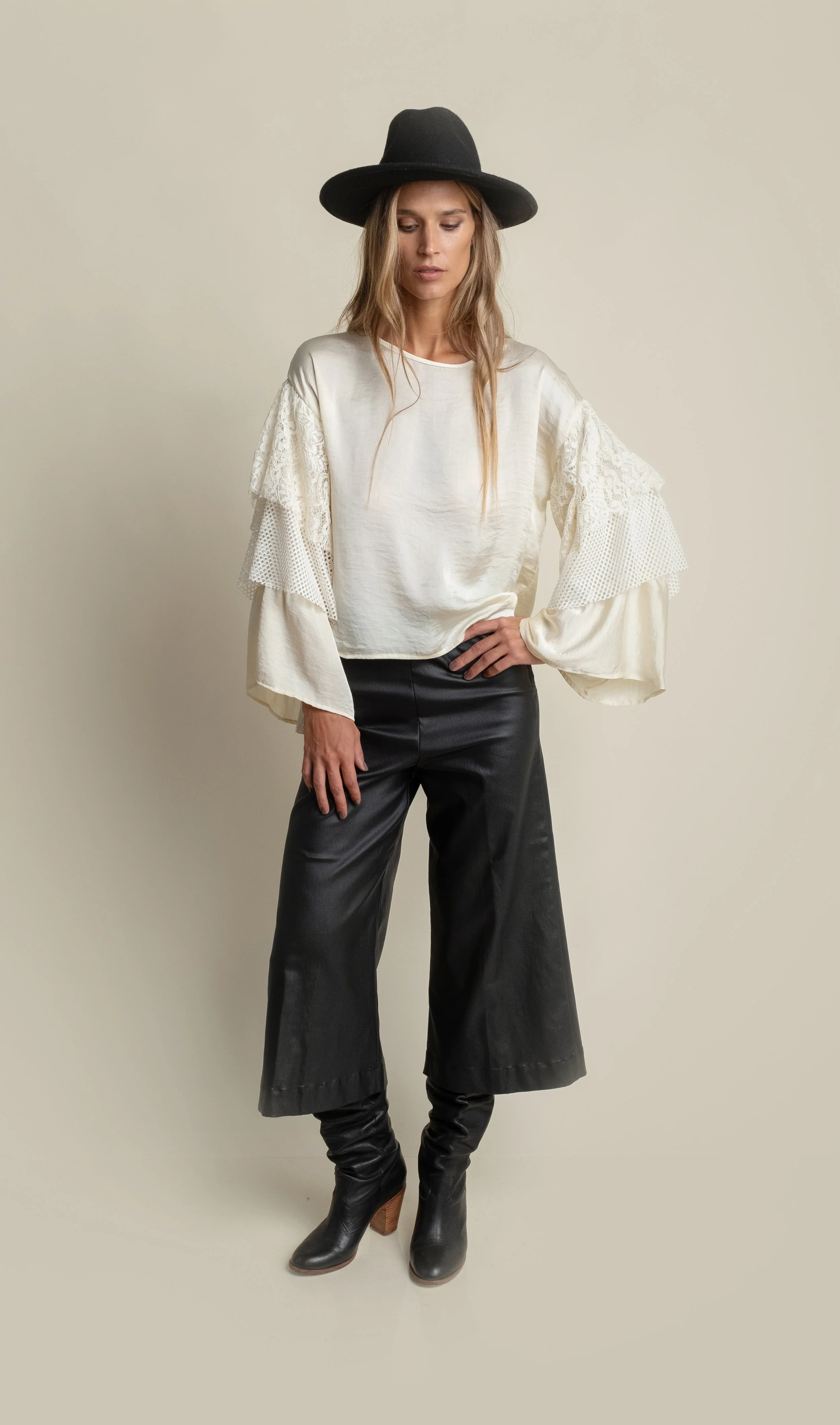 Blusa HYDRUS / Pantalón HERCULES