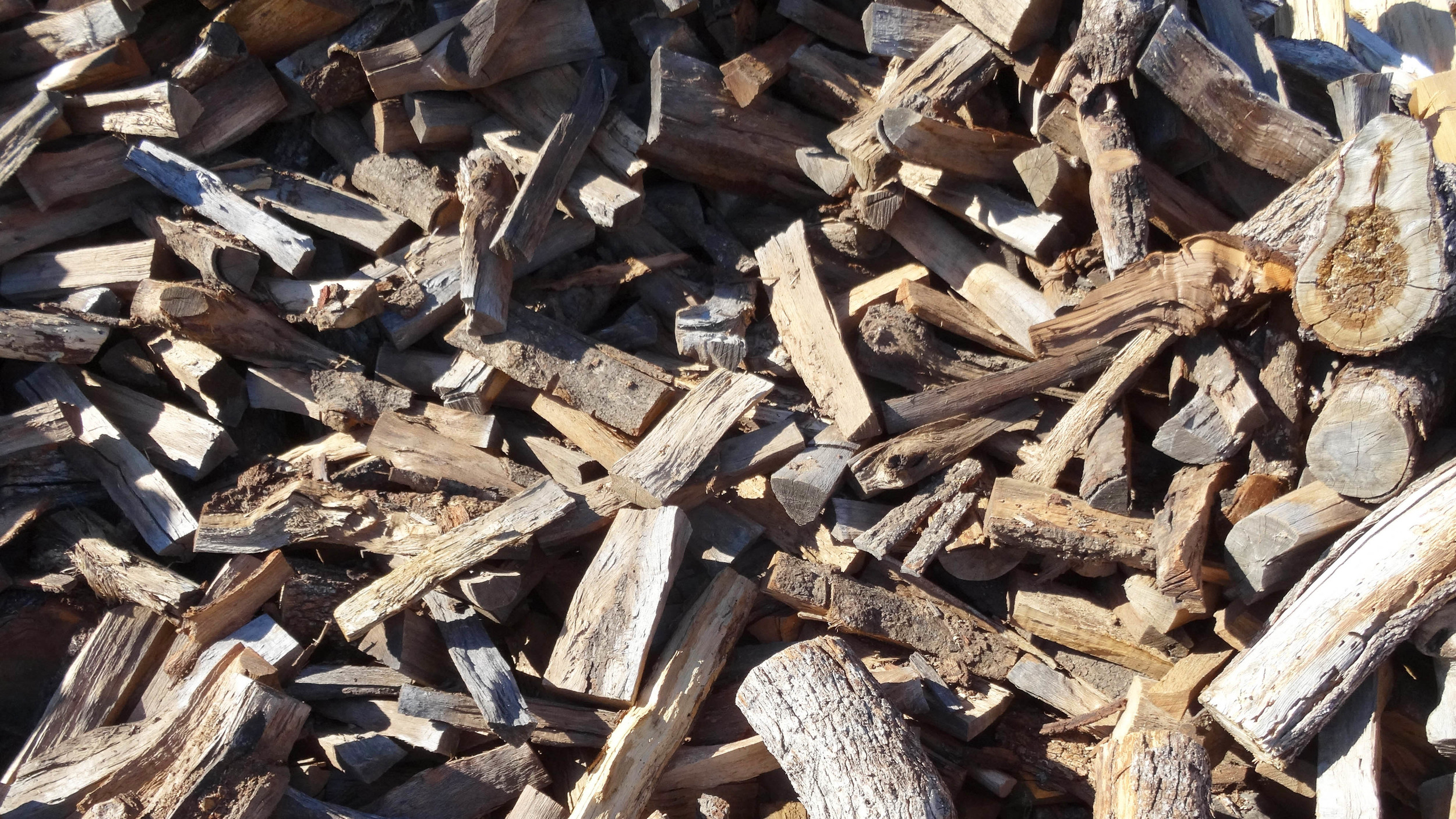 A slow burning hardwood. Great for both cooking and heating.