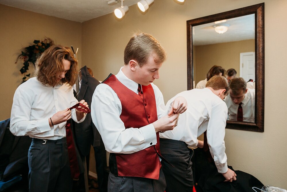 winter-wedding-springfield-branson-mo_0010.jpg