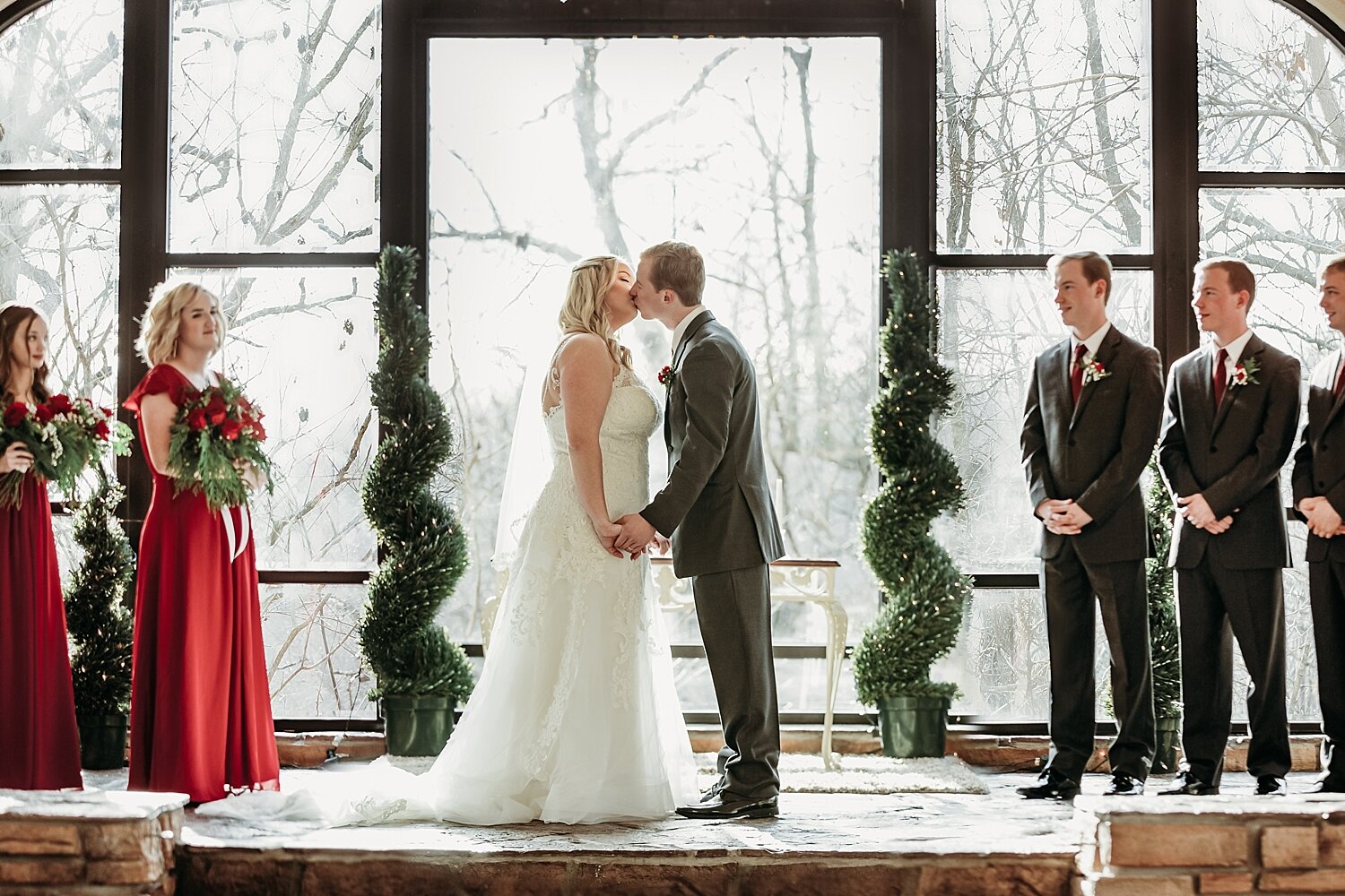 winter-wedding-springfield-stonegate-glass-chapel_0068.jpg