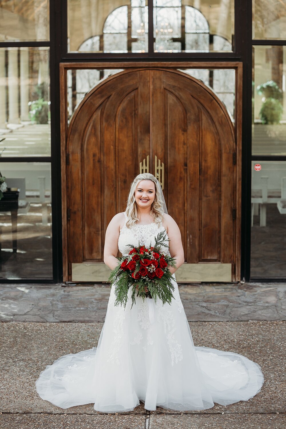 winter-wedding-springfield-stonegate-glass-chapel_0071.jpg