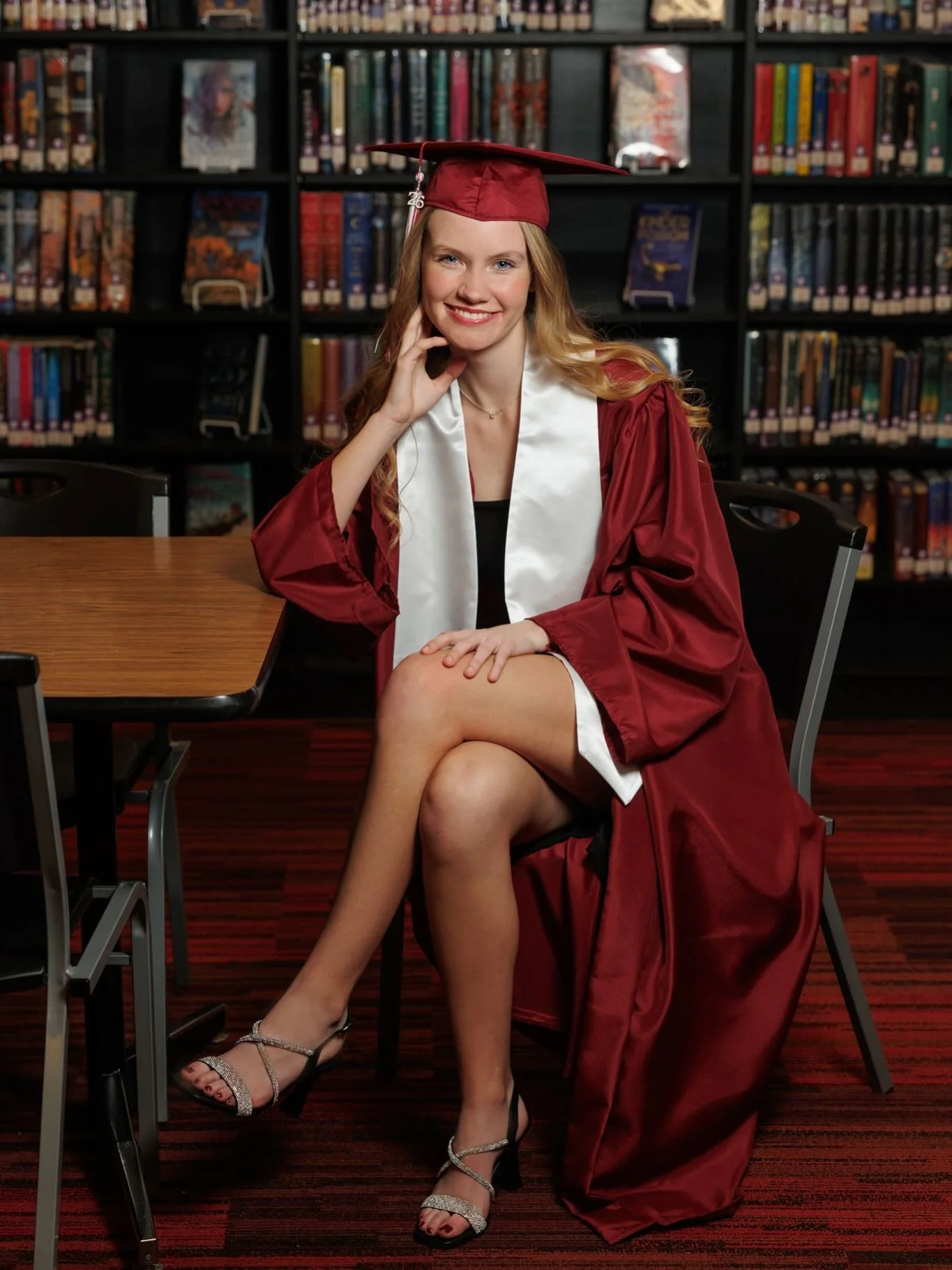 Shes&rsquo;s going places and this is just the beginning! 🎓✨

DM to book your cap and gown session!