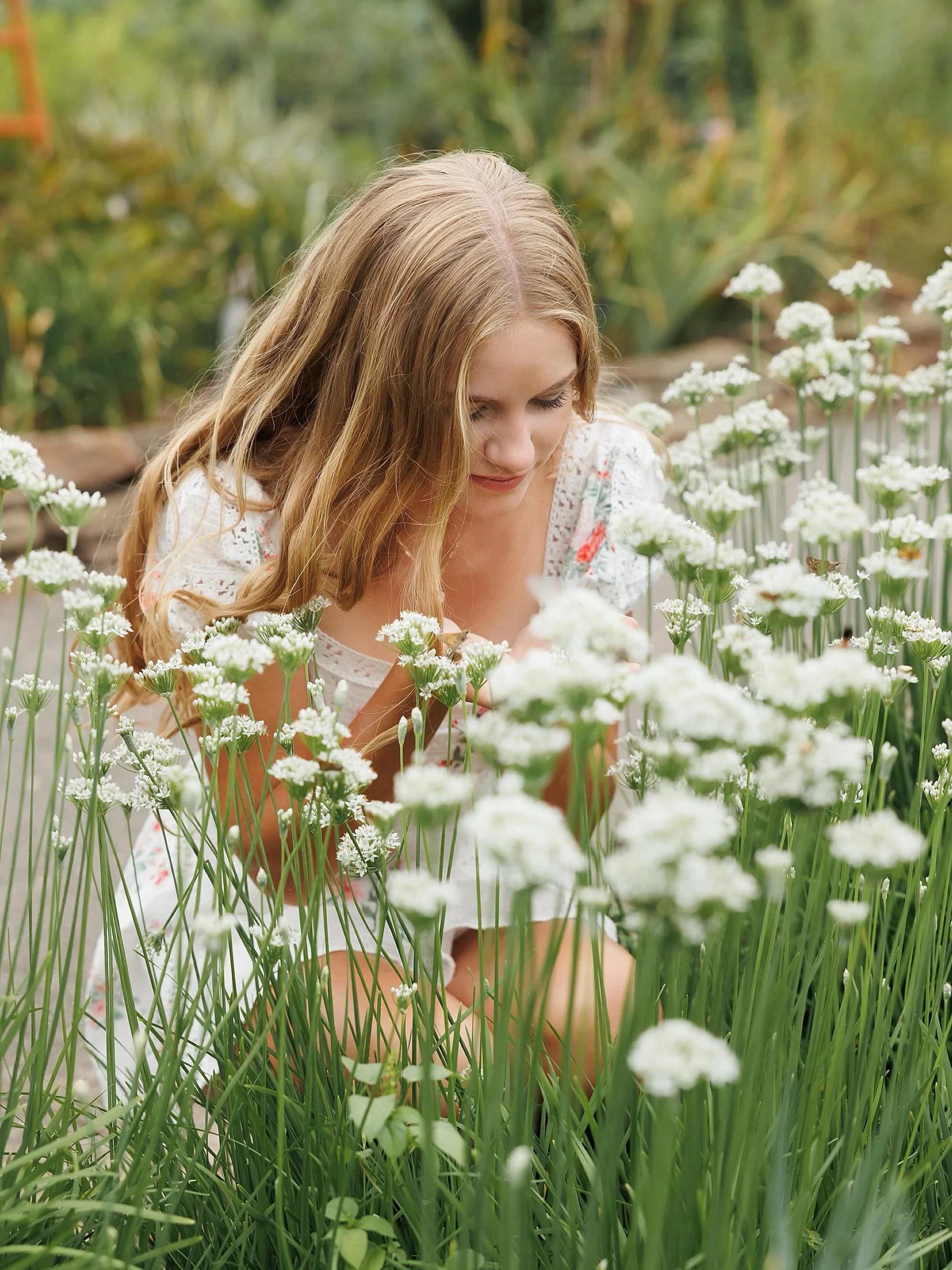 Seniors 👀
Reason #1 for shooting your Senior session in the summer: 
You will have all your photos done and back before school starts. That way you can start using them to show your friends, to post on Senior Sunday, be ahead of the game for yearboo