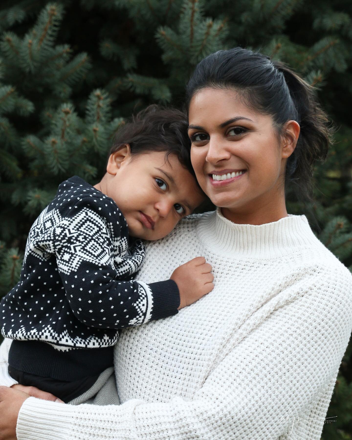 It can be so hard doing a photo shoot with a little one who isn&rsquo;t up for it &mdash; for both the parents and the photographer. 

But sometimes it&rsquo;s those quiet, in between moments that are so beautiful. 

While we all love the big, smilin