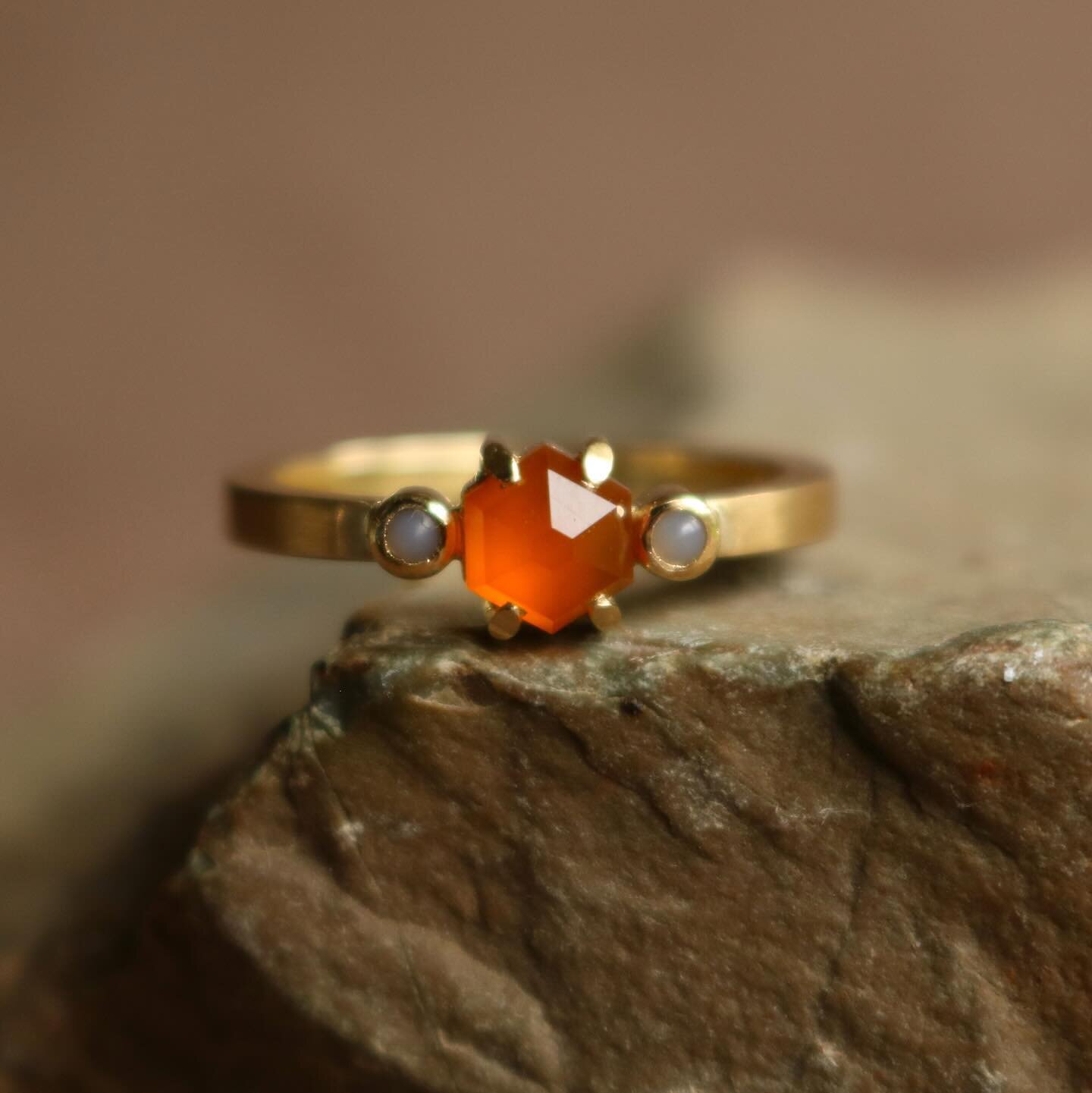 I feel like I say this every time I post something but this is one of my favourite bespoke rings!
It&rsquo;s contemporary with a drop of traditional and its colours are vibrant.
Handcrafted in 18ct gold with bespoke cut Coromandel Carnelian and Cante