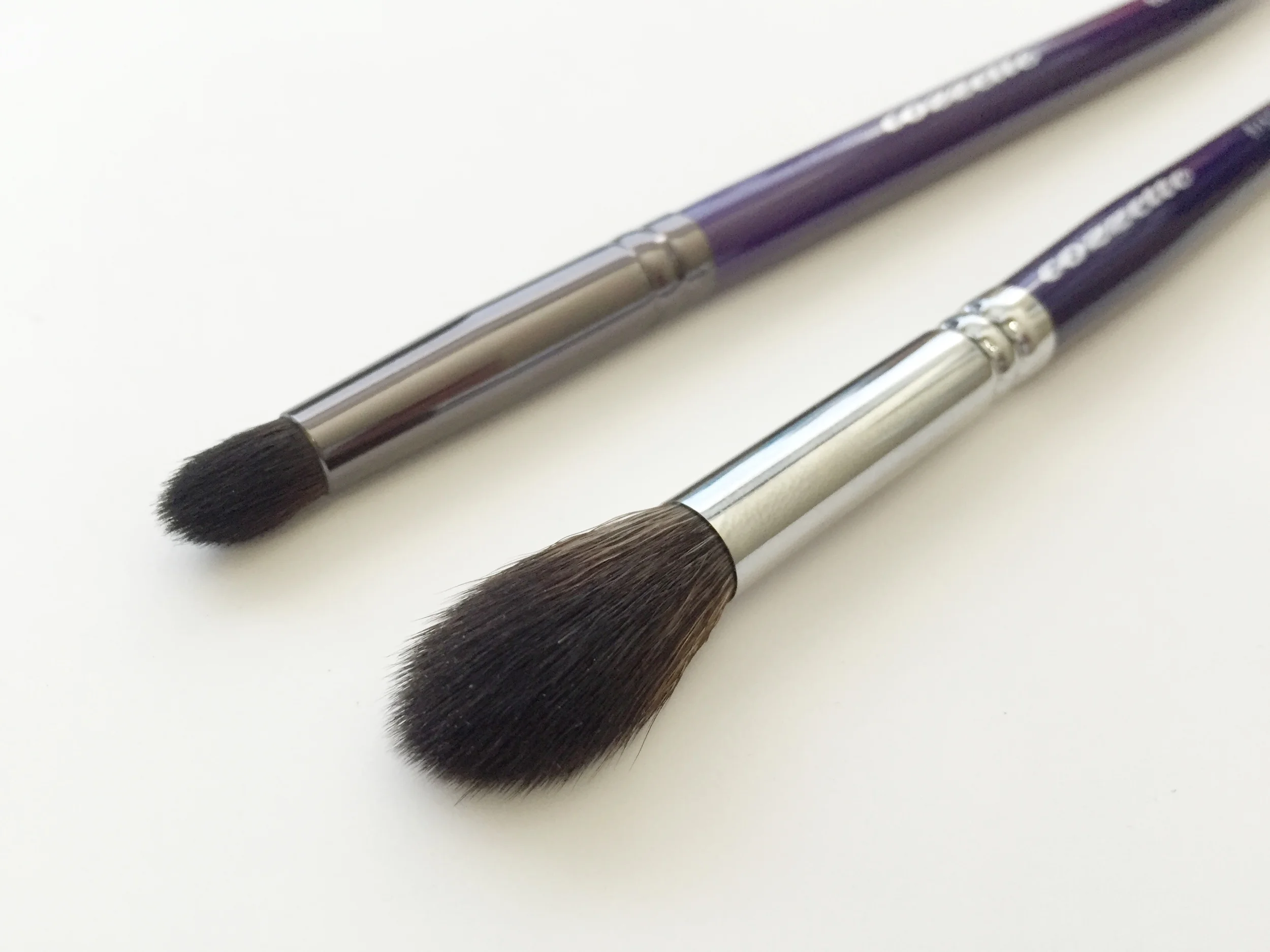 Top: D200 Bullet Brush | Bottom: S165 Large Eye Contour Brush