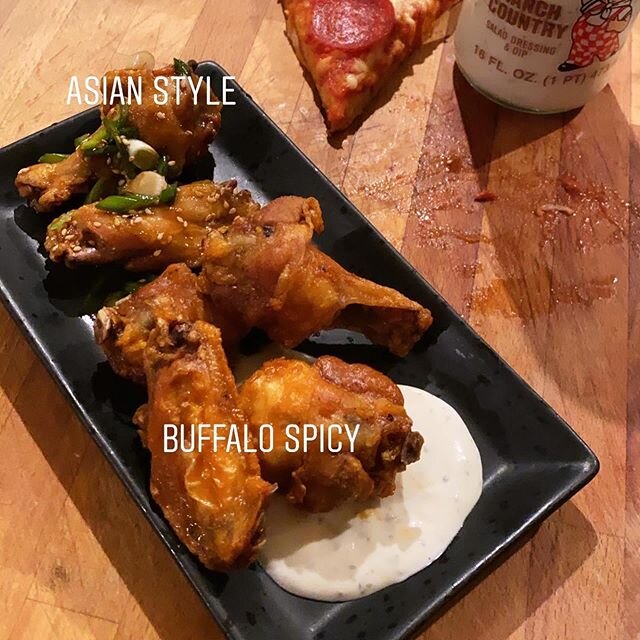 Brought out the deep fryer today to make some wings, the airfryer is good but deep fried is better. Made wings two ways: Mexican Buffalo (Tapat&iacute;o, Cholula, chipotle, and butter) and Asian style (Soy sauce, honey, fish sauce, oyster sauce, sesa
